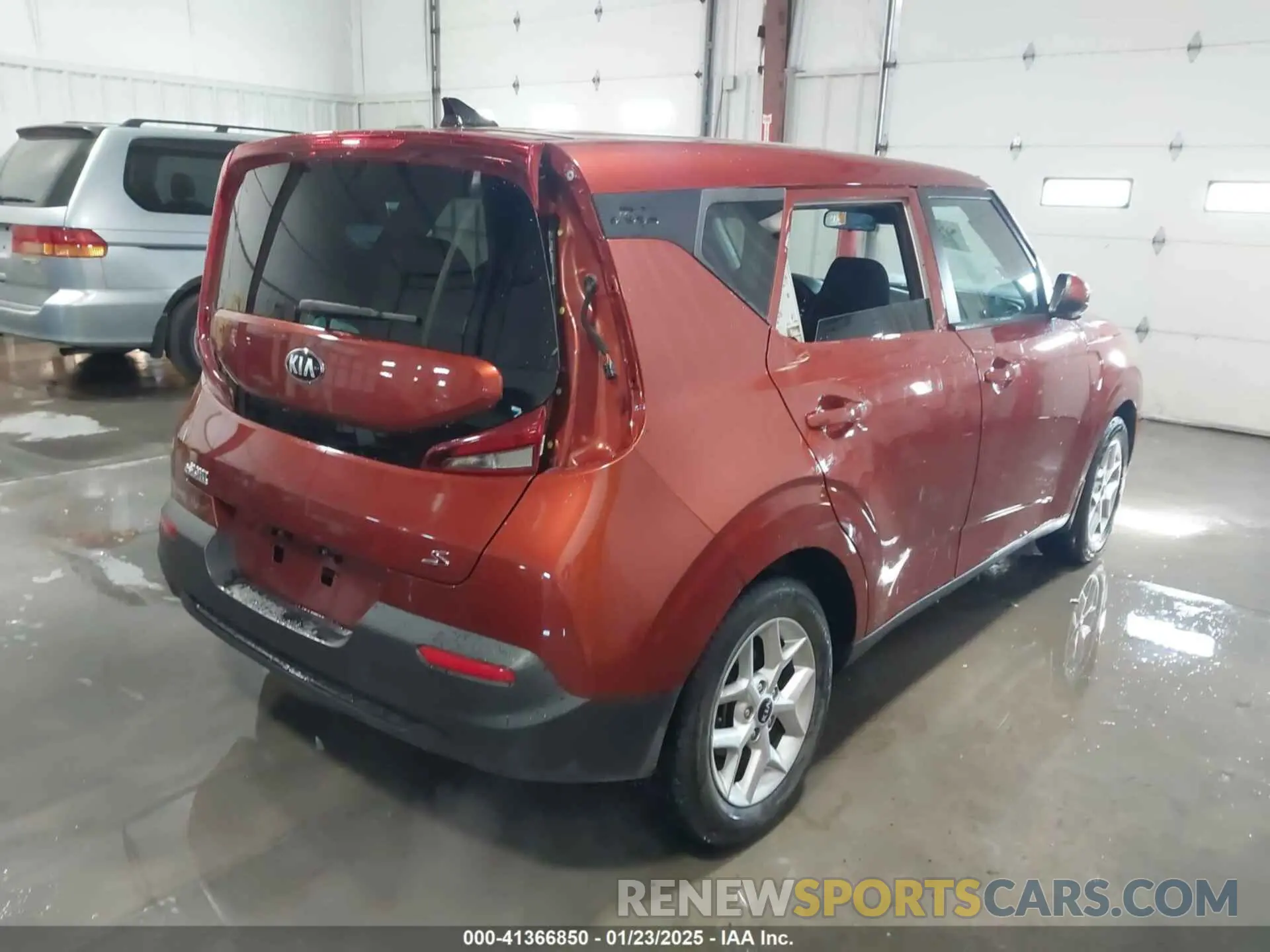 4 fotografías del automóvil dañado KNDJ23AU3L7077717 KIA SOUL 2020