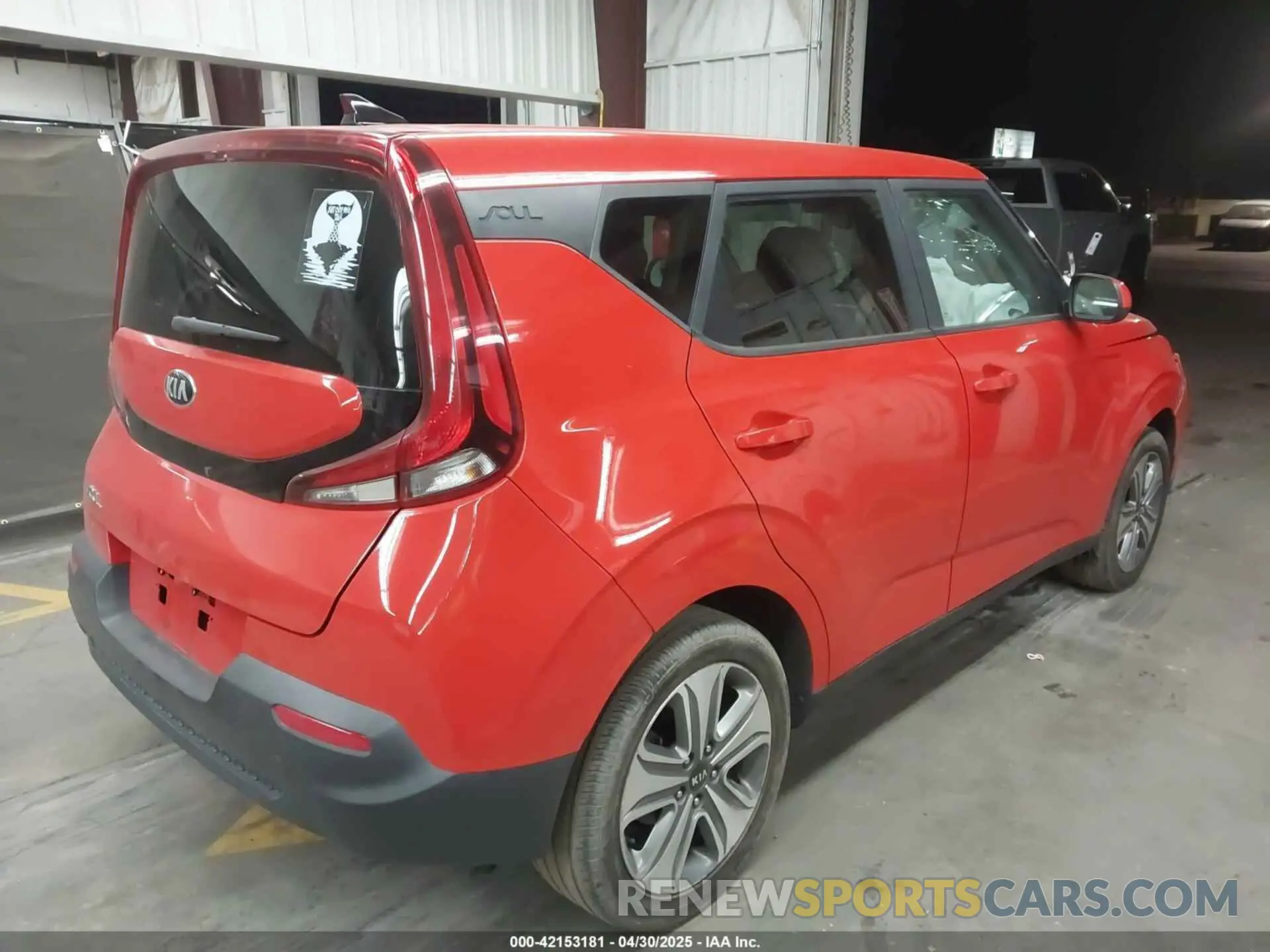 4 fotografías del automóvil dañado KNDJ23AU3L7702150 KIA SOUL 2020