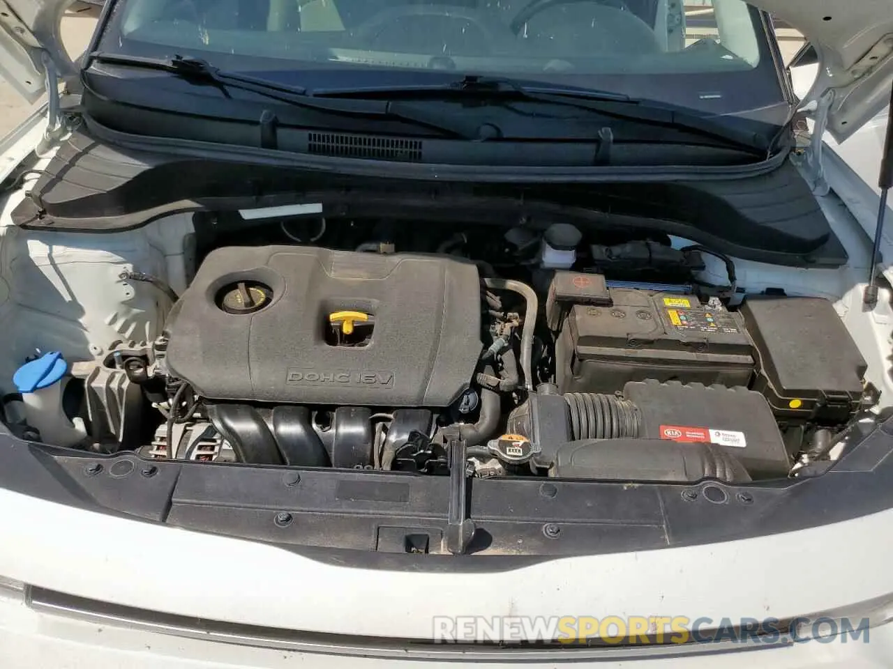 12 fotografías del automóvil dañado KNDJ23AU3L7709504 KIA SOUL 2020