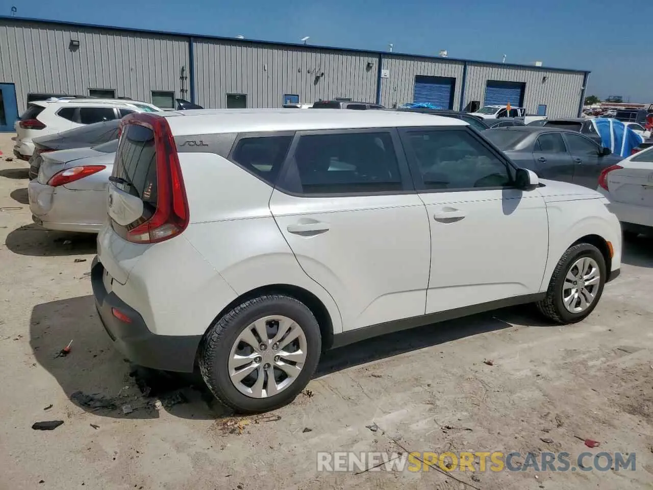 3 fotografías del automóvil dañado KNDJ23AU3L7709504 KIA SOUL 2020