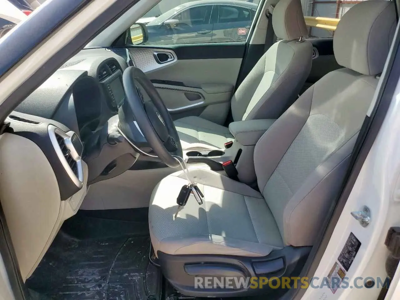 7 fotografías del automóvil dañado KNDJ23AU3L7709504 KIA SOUL 2020