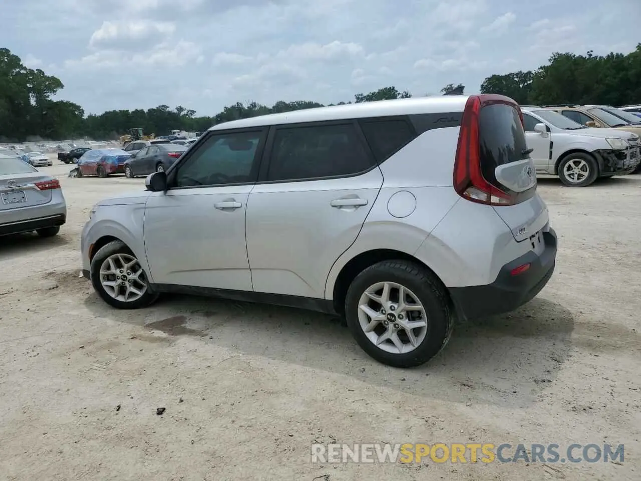 2 fotografías del automóvil dañado KNDJ23AU3L7716596 KIA SOUL 2020
