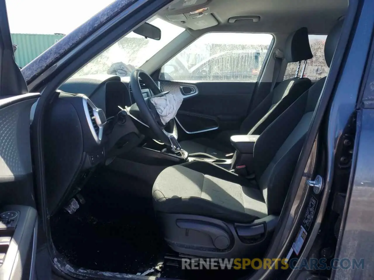 7 fotografías del automóvil dañado KNDJ23AU3L7727727 KIA SOUL 2020