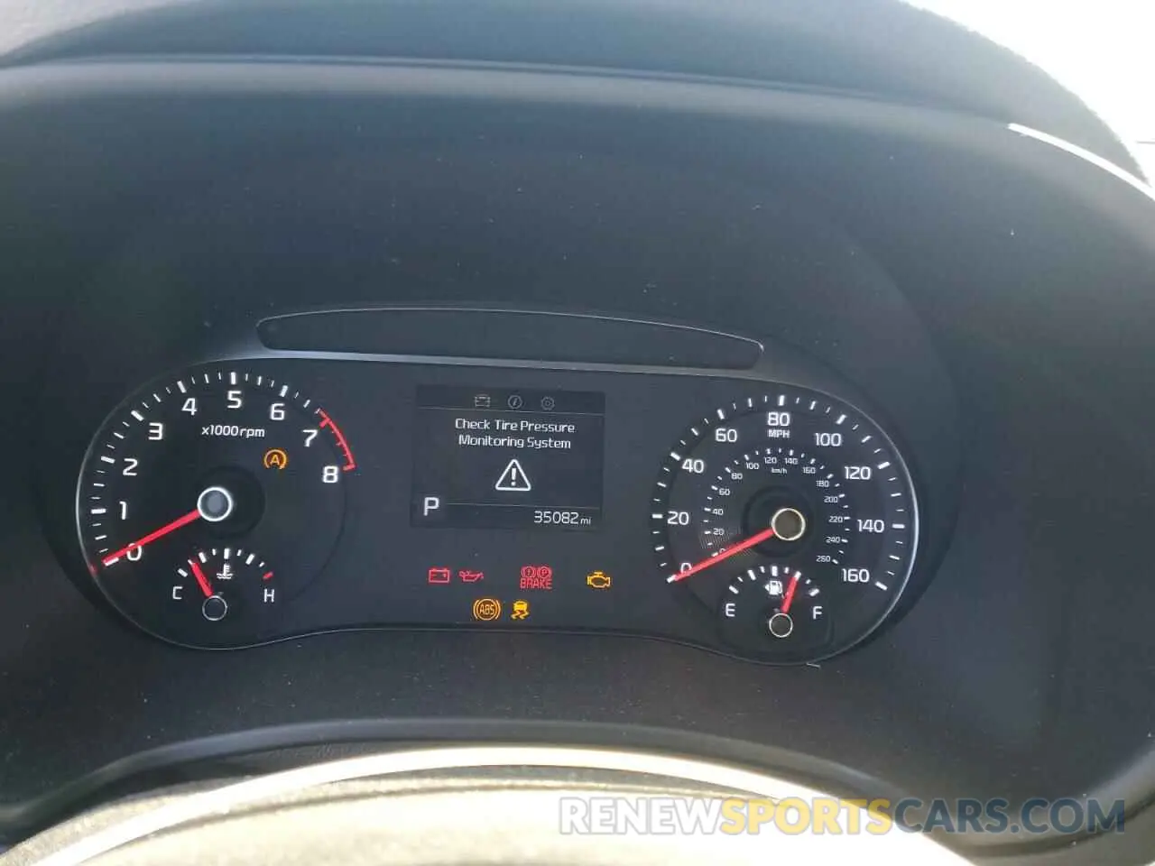 9 fotografías del automóvil dañado KNDJ23AU3L7727727 KIA SOUL 2020
