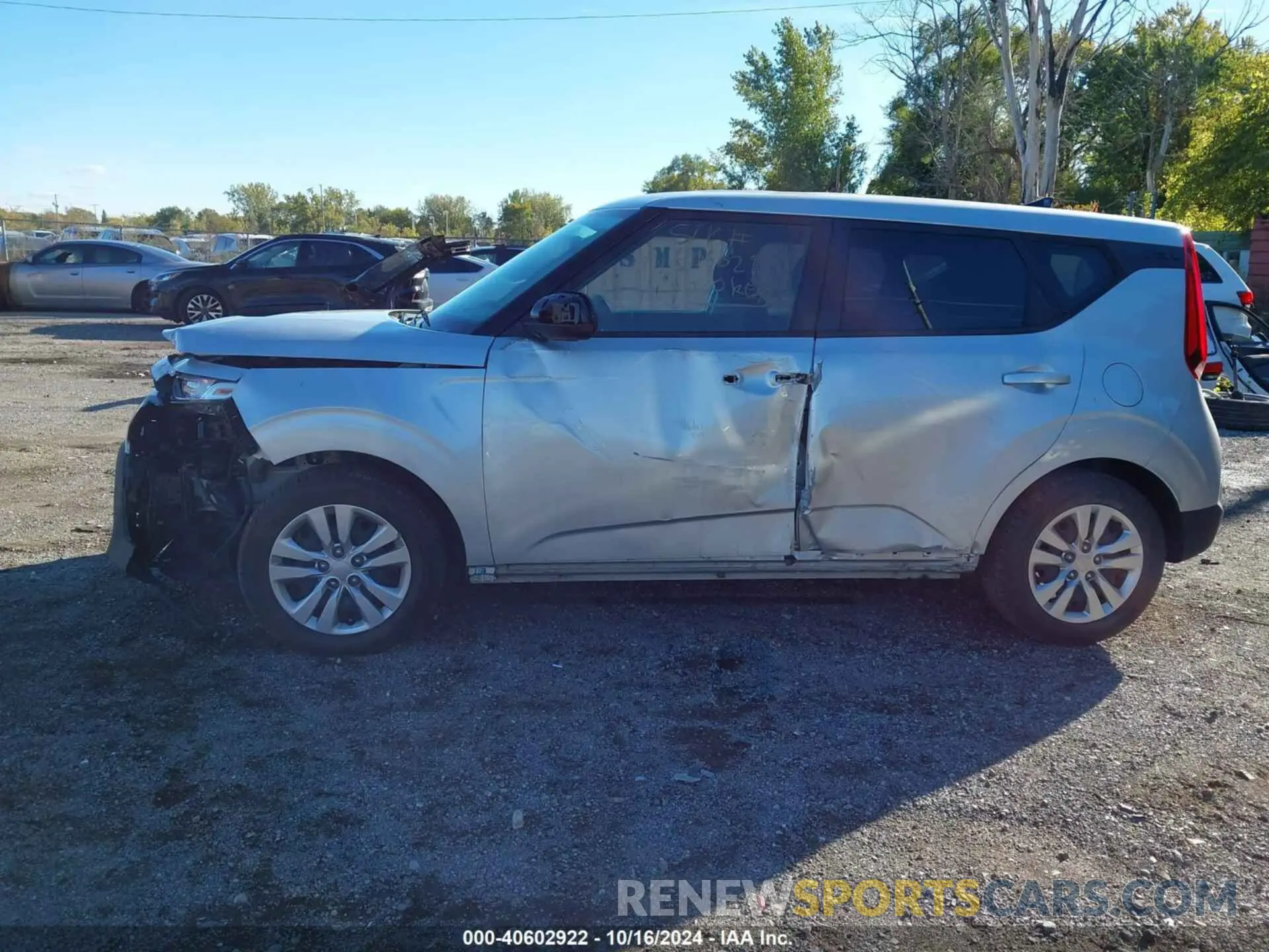 15 fotografías del automóvil dañado KNDJ23AU3L7728442 KIA SOUL 2020