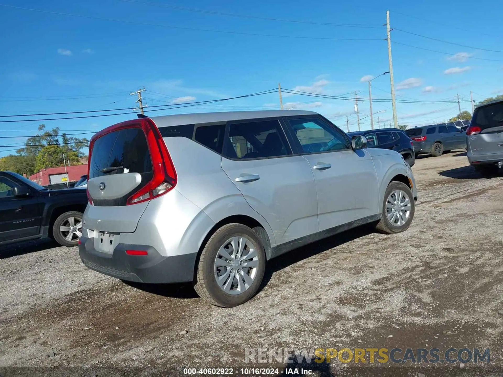 4 fotografías del automóvil dañado KNDJ23AU3L7728442 KIA SOUL 2020