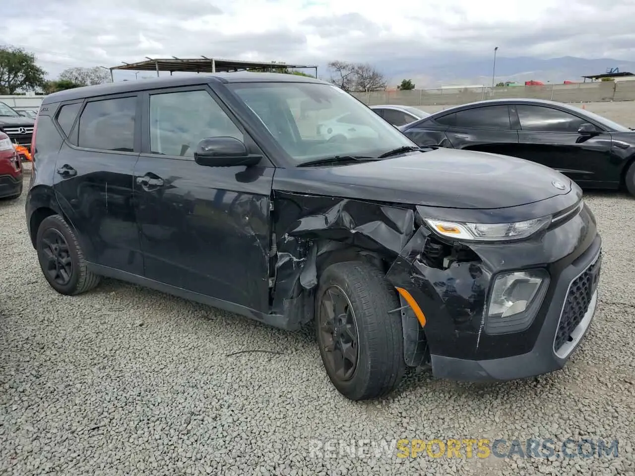 4 fotografías del automóvil dañado KNDJ23AU4L7013296 KIA SOUL 2020