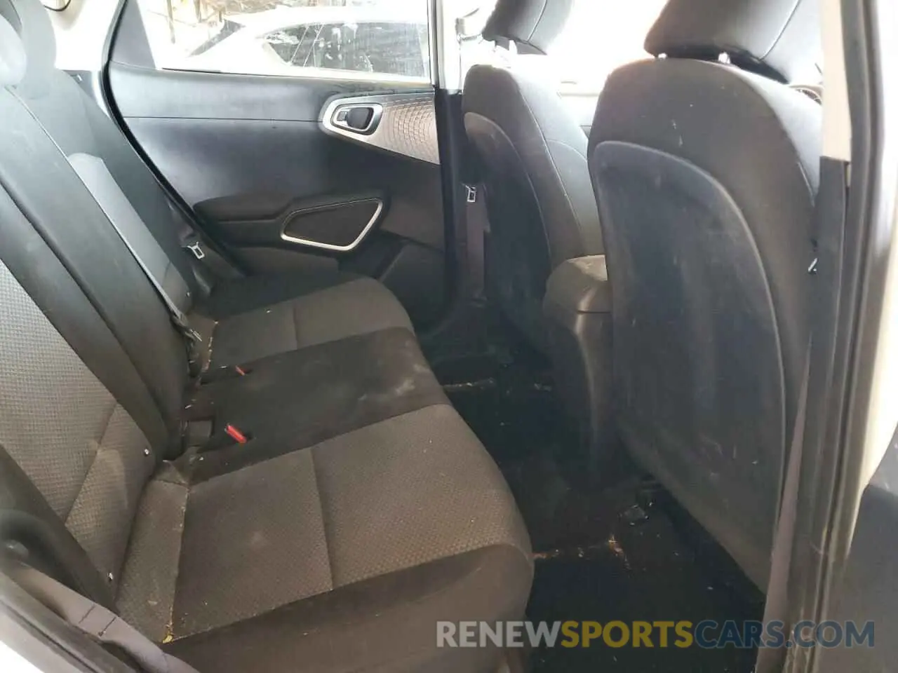 10 fotografías del automóvil dañado KNDJ23AU4L7013489 KIA SOUL 2020