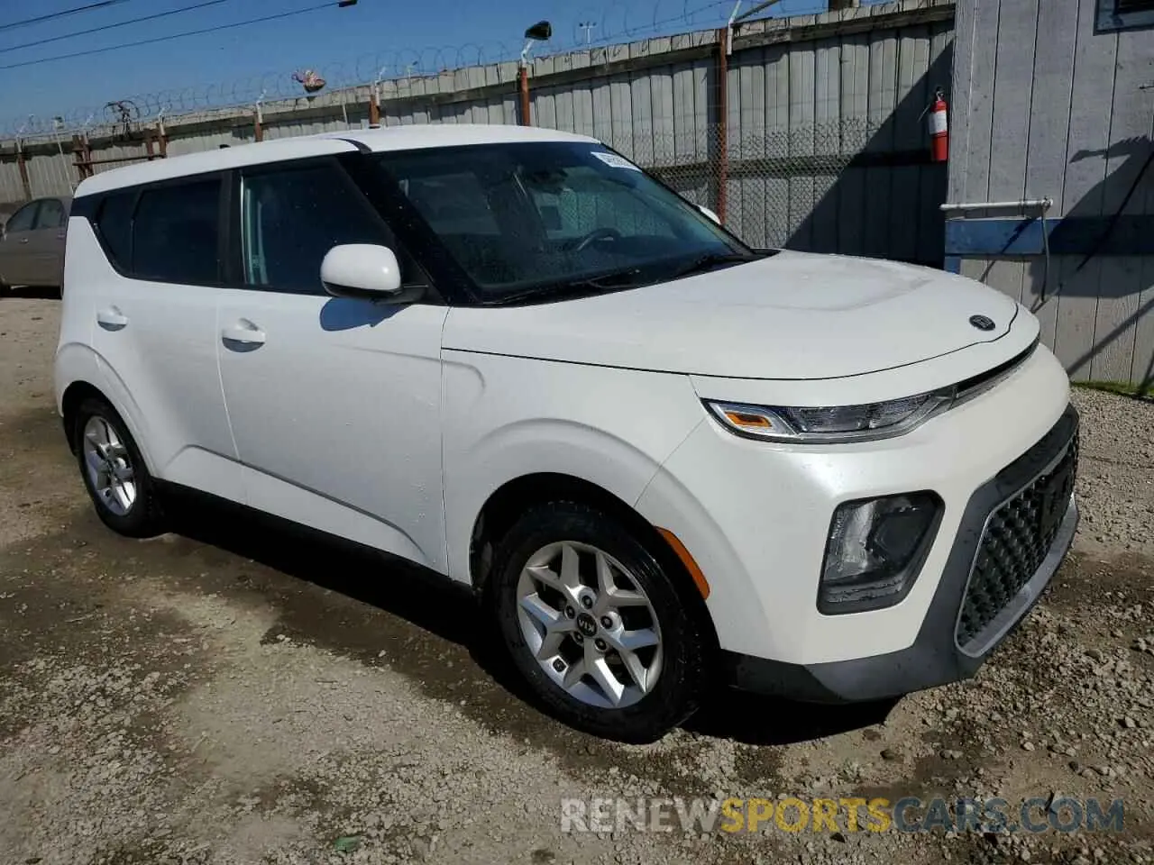 4 fotografías del automóvil dañado KNDJ23AU4L7062031 KIA SOUL 2020