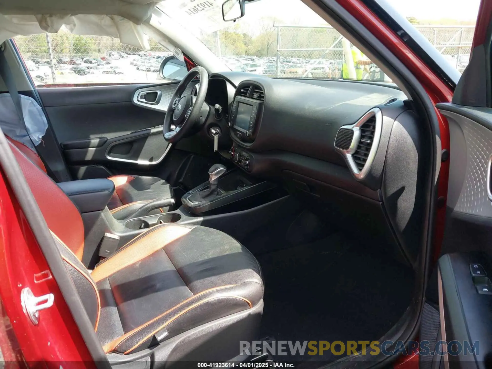 5 fotografías del automóvil dañado KNDJ23AU4L7083154 KIA SOUL 2020