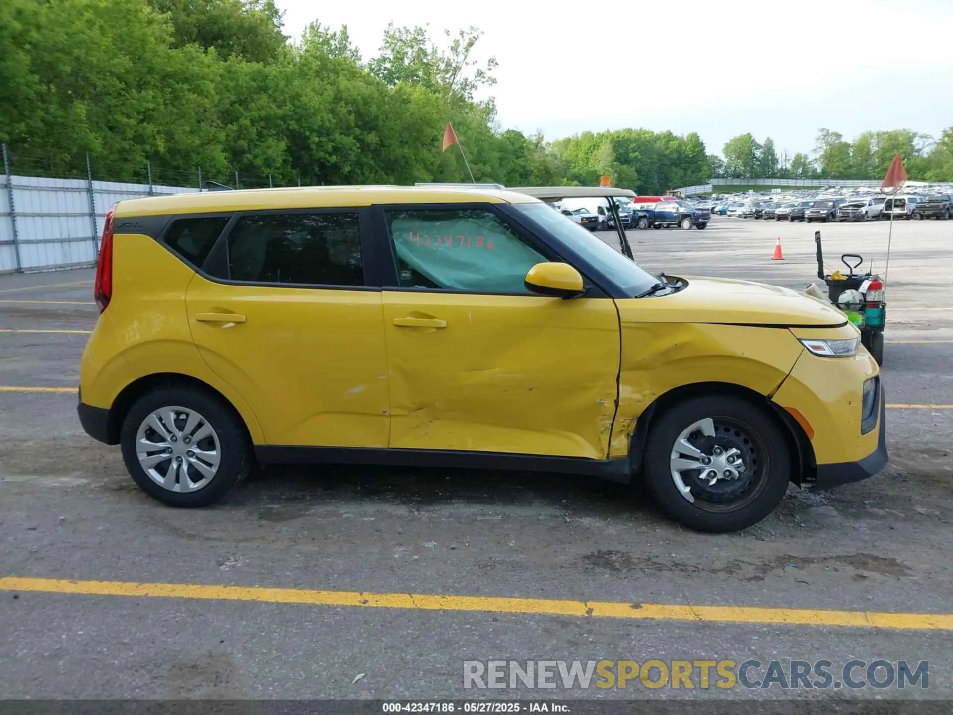 12 fotografías del automóvil dañado KNDJ23AU4L7089486 KIA SOUL 2020