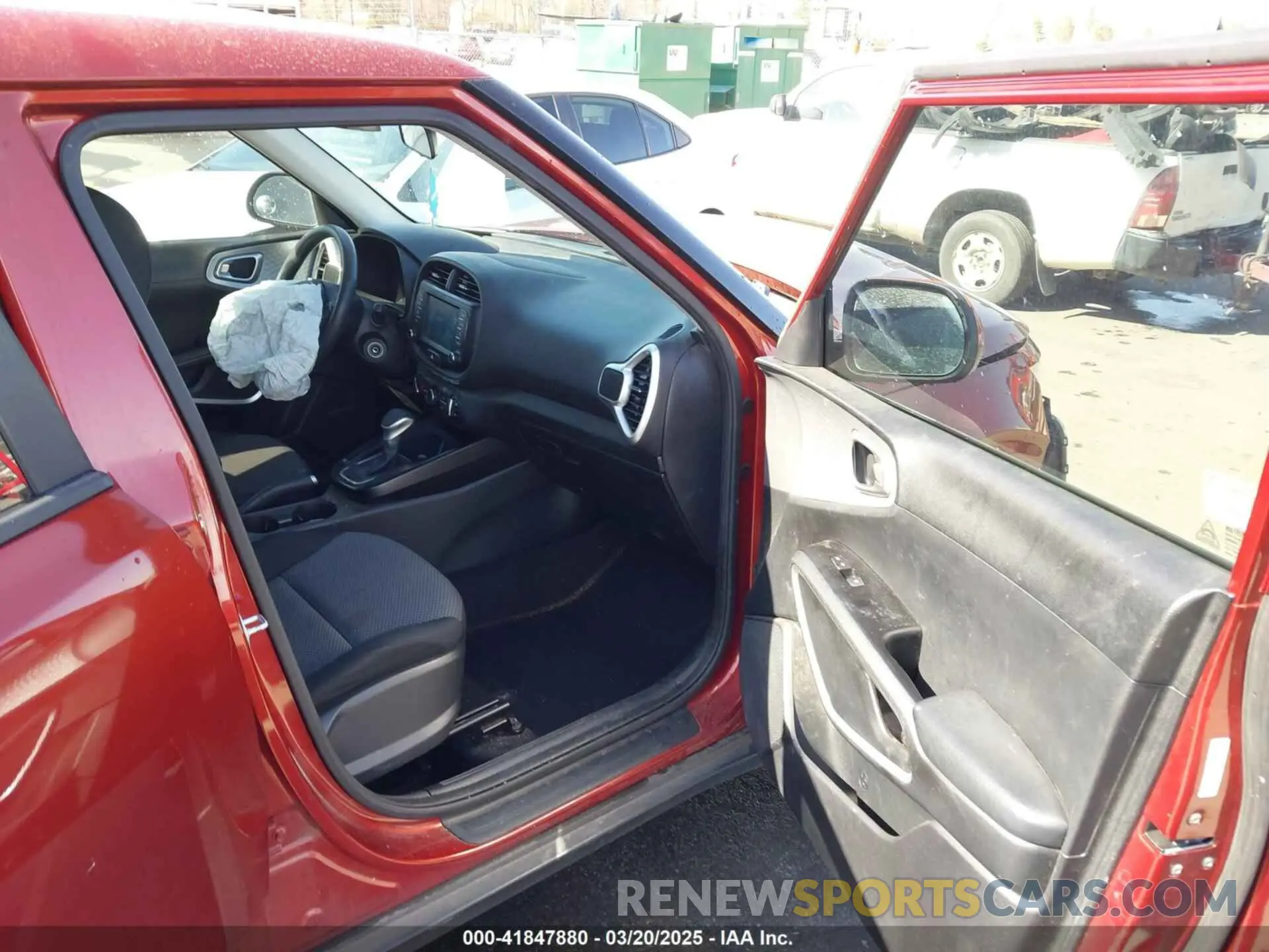 5 fotografías del automóvil dañado KNDJ23AU4L7113673 KIA SOUL 2020