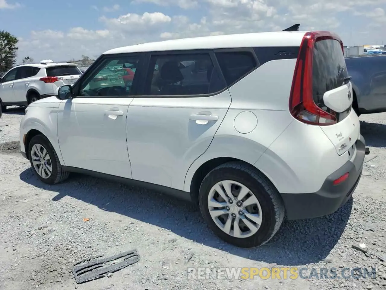 2 fotografías del automóvil dañado KNDJ23AU4L7120333 KIA SOUL 2020