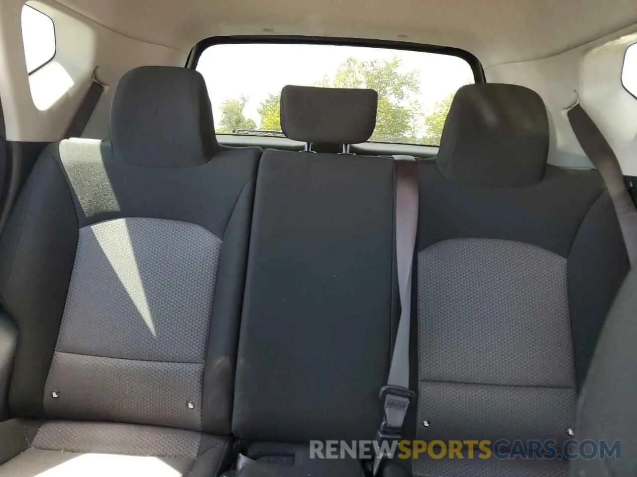 10 fotografías del automóvil dañado KNDJ23AU4L7709141 KIA SOUL 2020