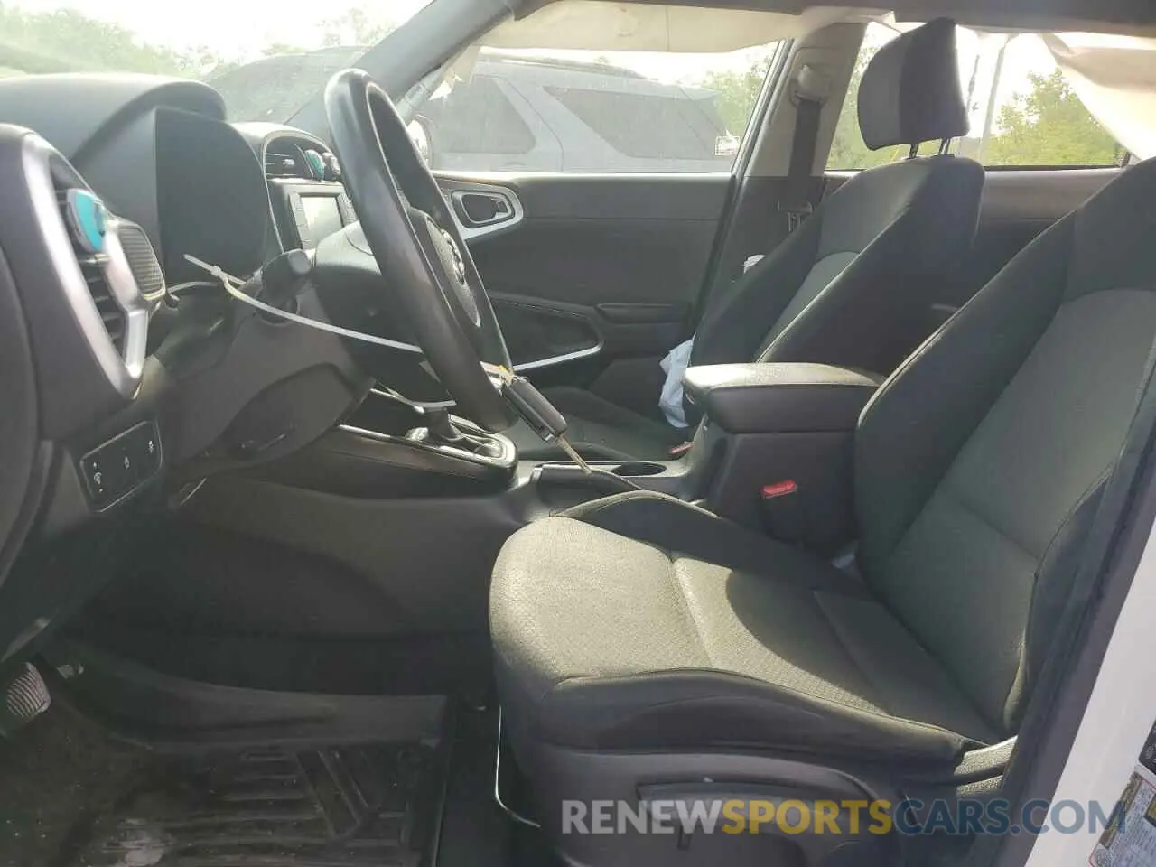 7 fotografías del automóvil dañado KNDJ23AU4L7714615 KIA SOUL 2020
