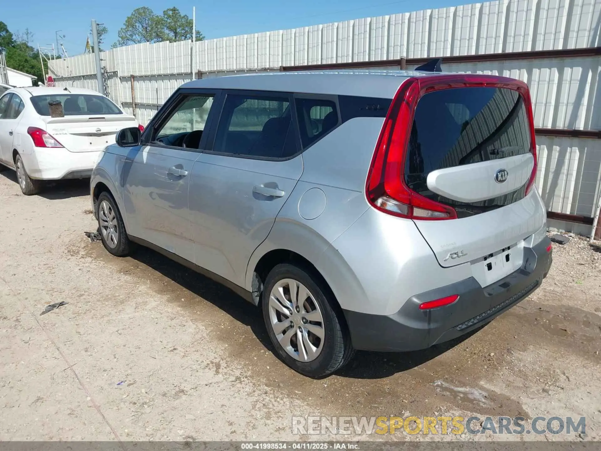 3 fotografías del automóvil dañado KNDJ23AU4L7721807 KIA SOUL 2020