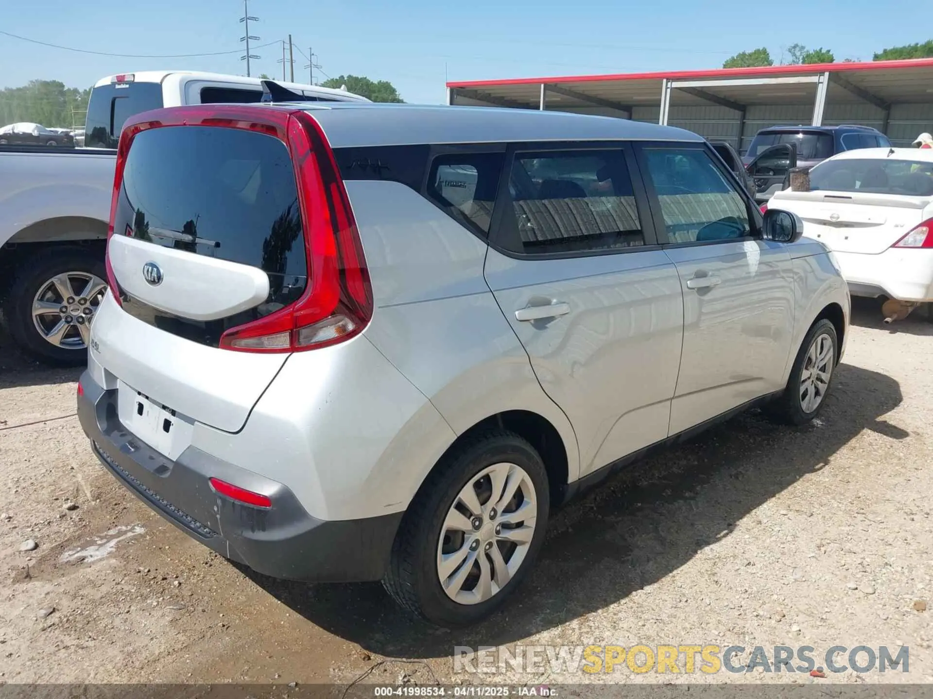 4 fotografías del automóvil dañado KNDJ23AU4L7721807 KIA SOUL 2020