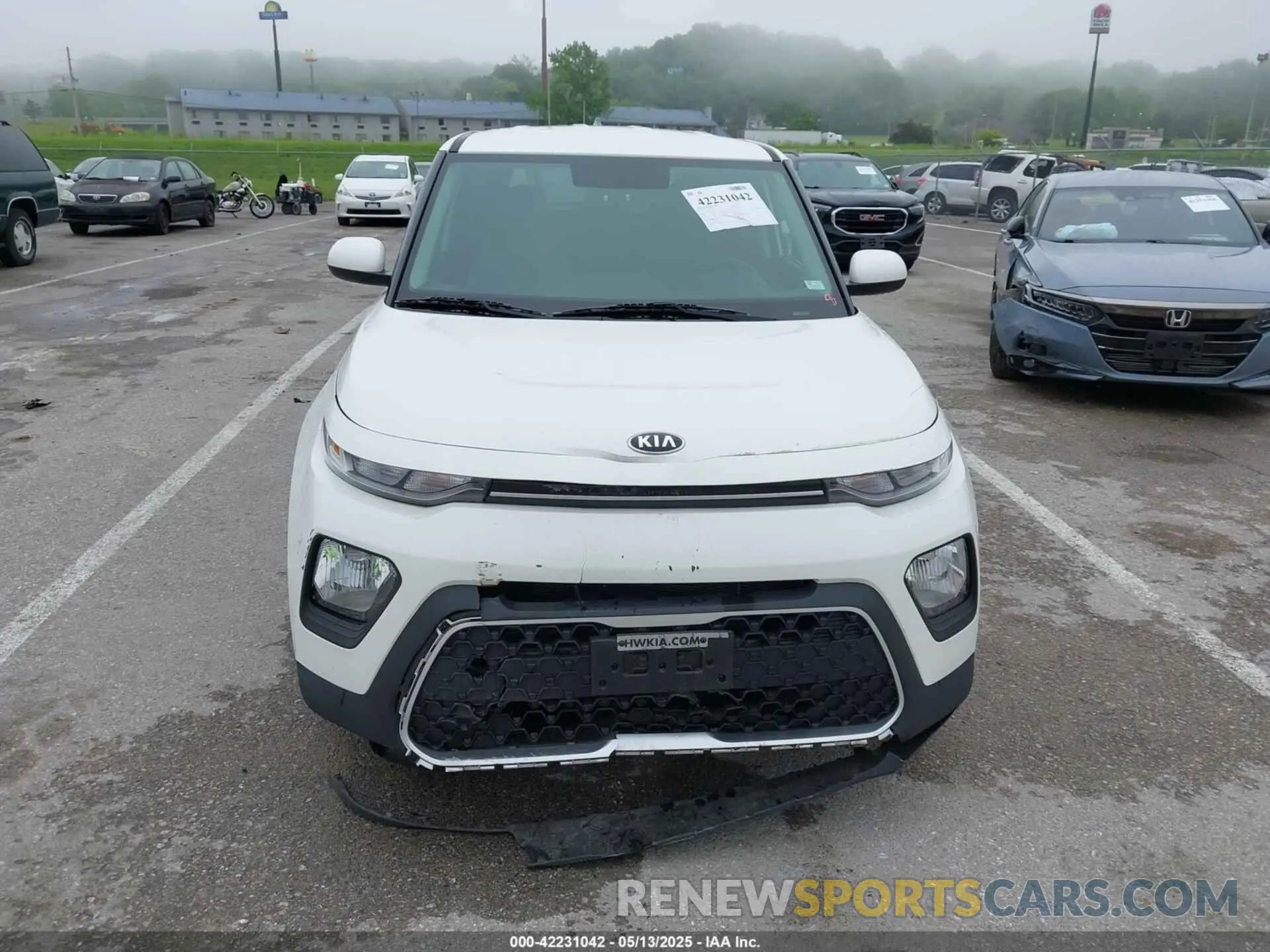 12 fotografías del automóvil dañado KNDJ23AU5L7022217 KIA SOUL 2020
