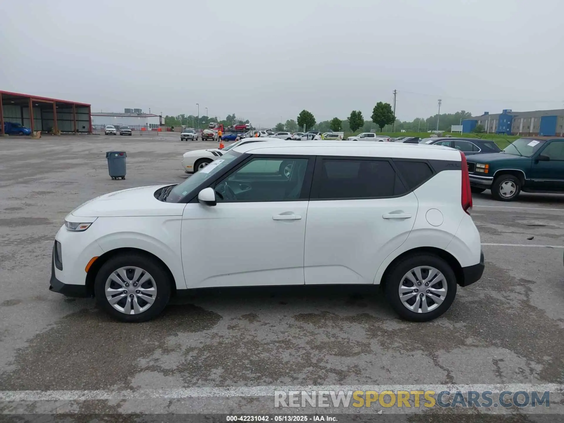 14 fotografías del automóvil dañado KNDJ23AU5L7022217 KIA SOUL 2020