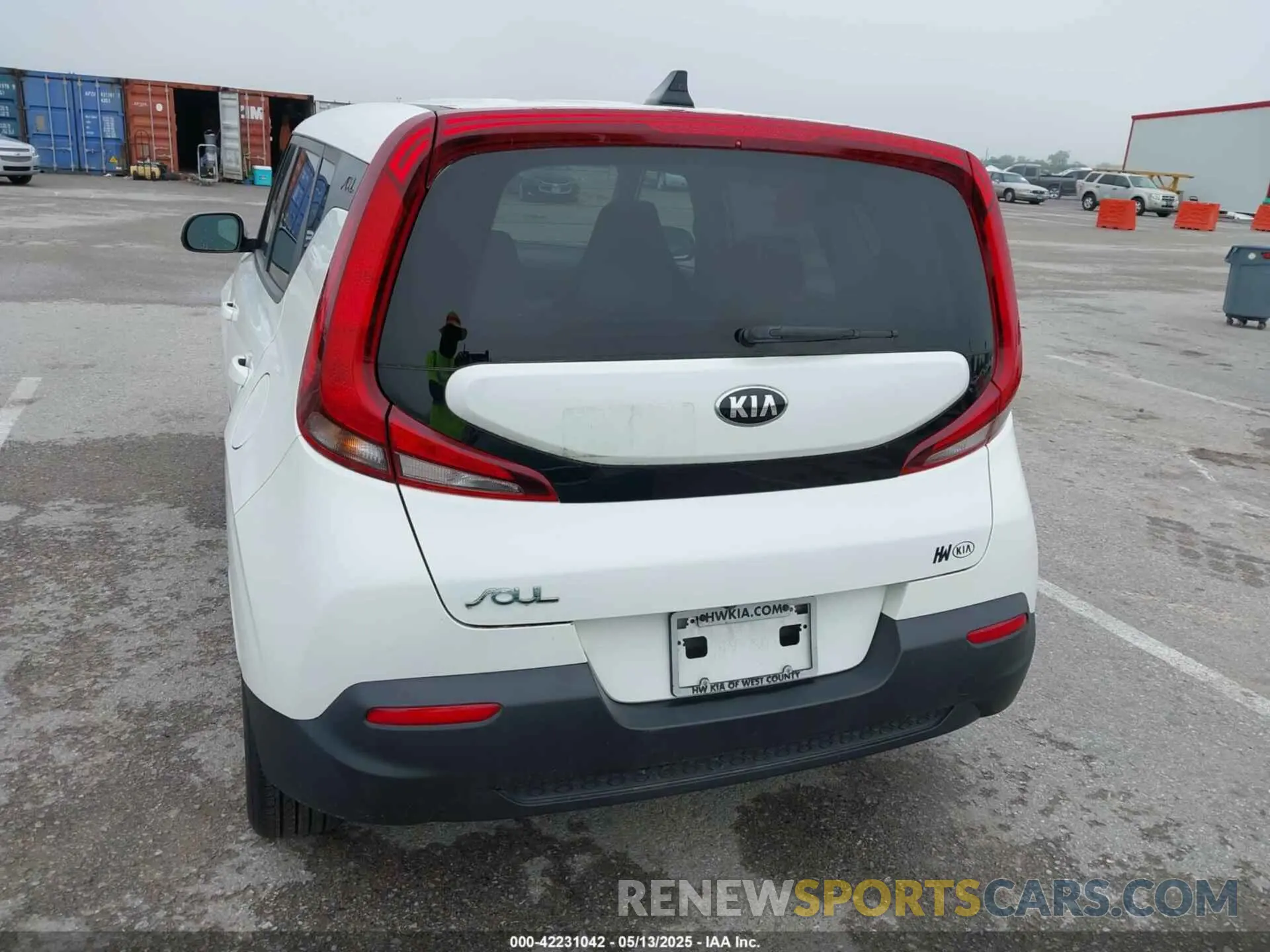 16 fotografías del automóvil dañado KNDJ23AU5L7022217 KIA SOUL 2020