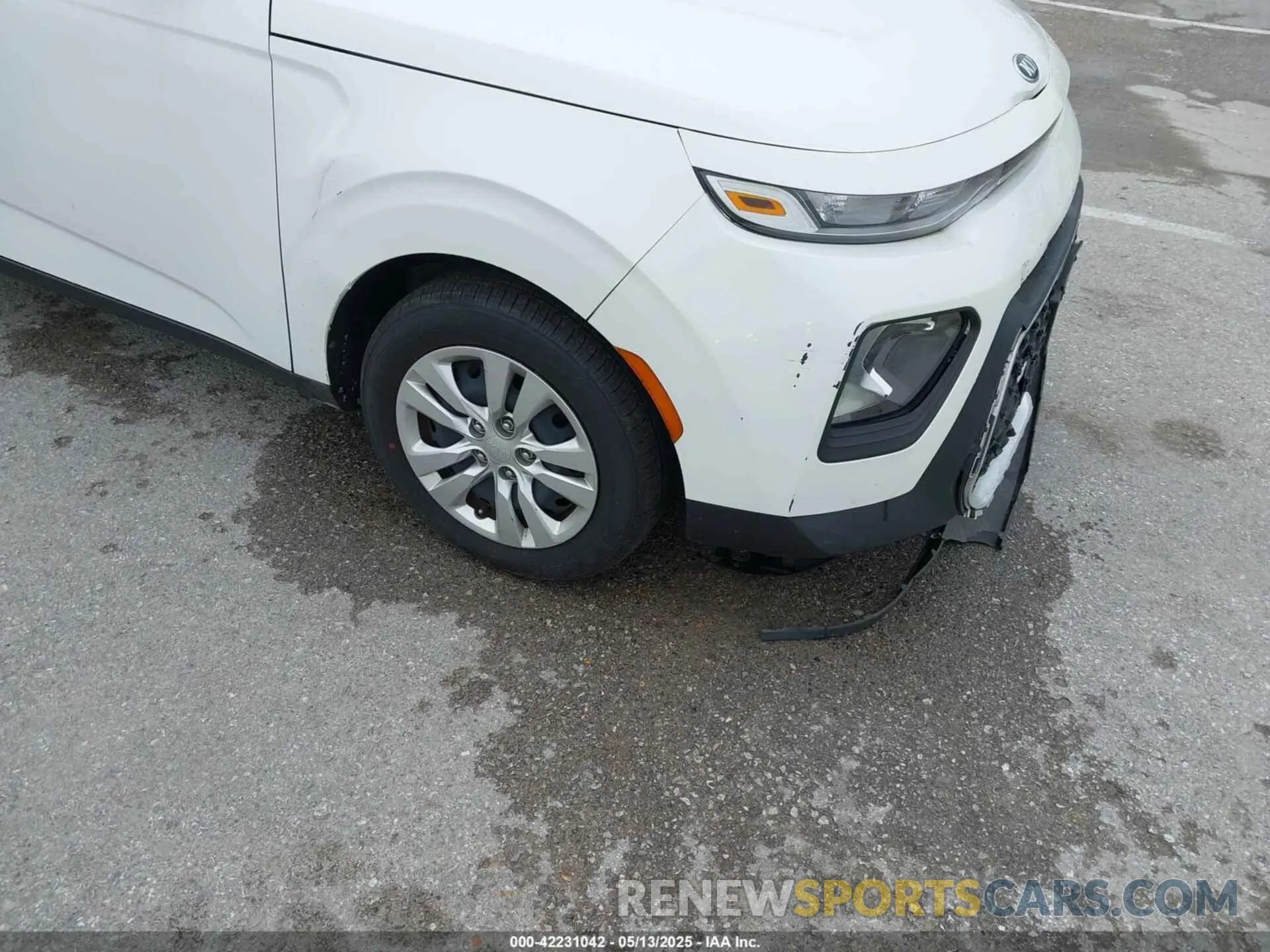 17 fotografías del automóvil dañado KNDJ23AU5L7022217 KIA SOUL 2020