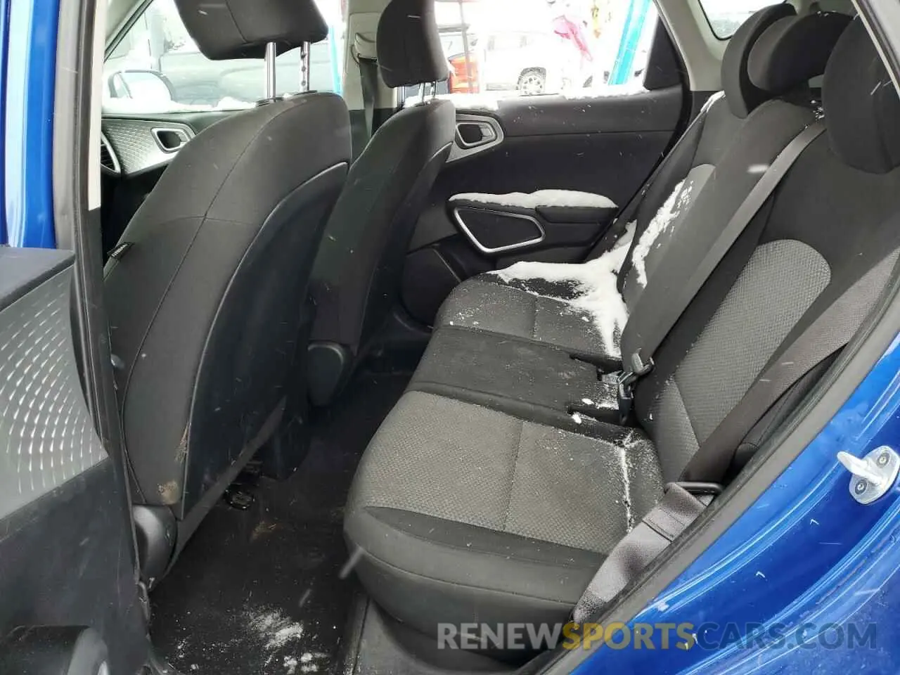 11 fotografías del automóvil dañado KNDJ23AU5L7034741 KIA SOUL 2020