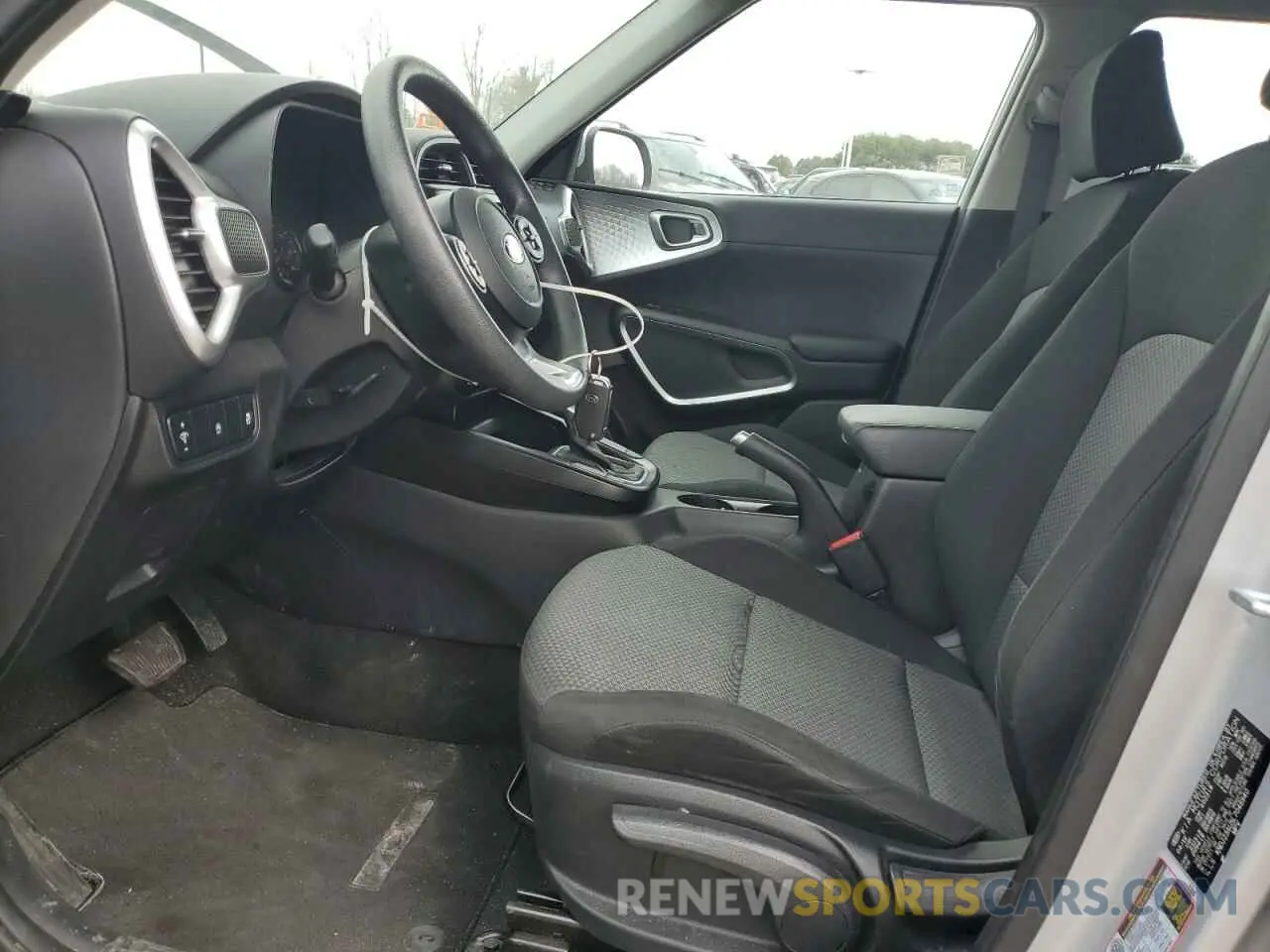 7 fotografías del automóvil dañado KNDJ23AU5L7046940 KIA SOUL 2020