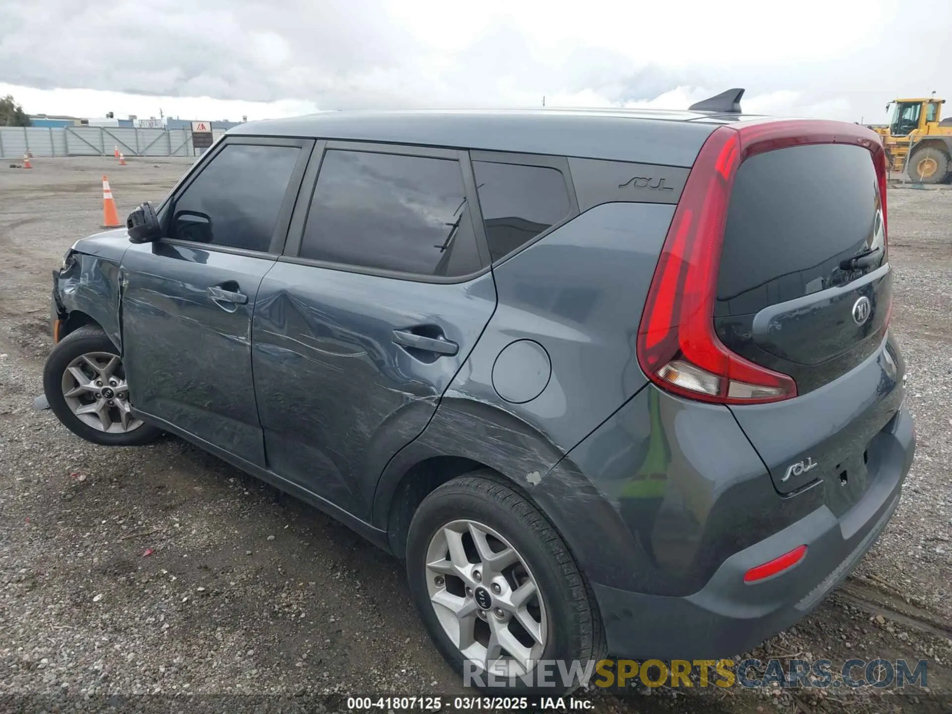3 fotografías del automóvil dañado KNDJ23AU5L7053547 KIA SOUL 2020