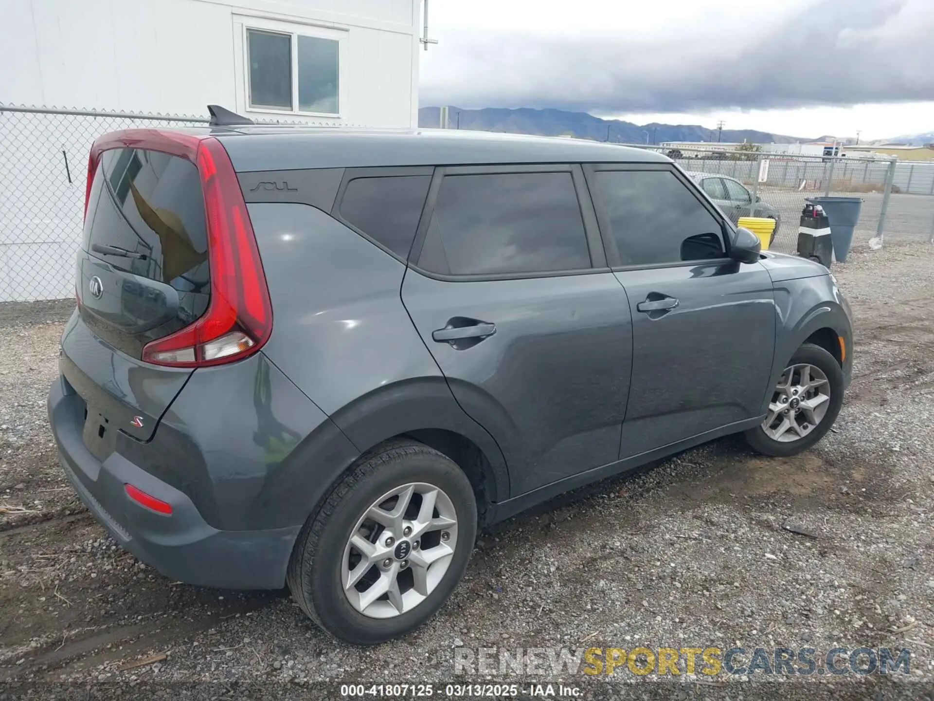 4 fotografías del automóvil dañado KNDJ23AU5L7053547 KIA SOUL 2020