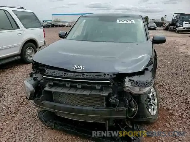 11 fotografías del automóvil dañado KNDJ23AU5L7107980 KIA SOUL 2020
