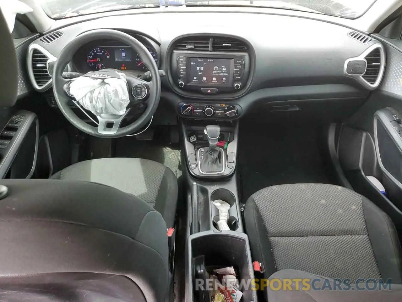 8 fotografías del automóvil dañado KNDJ23AU5L7107980 KIA SOUL 2020