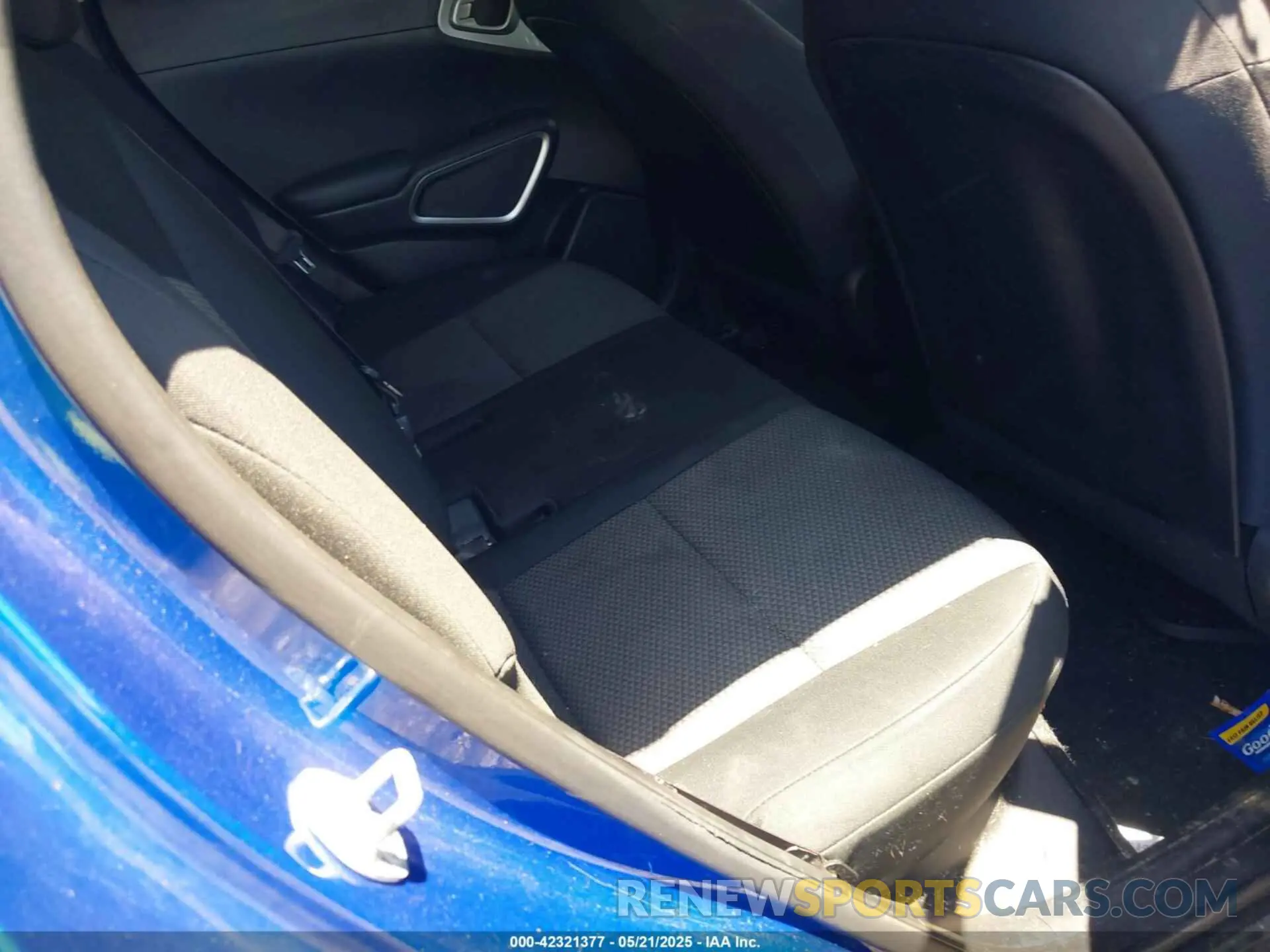 8 fotografías del automóvil dañado KNDJ23AU5L7109485 KIA SOUL 2020