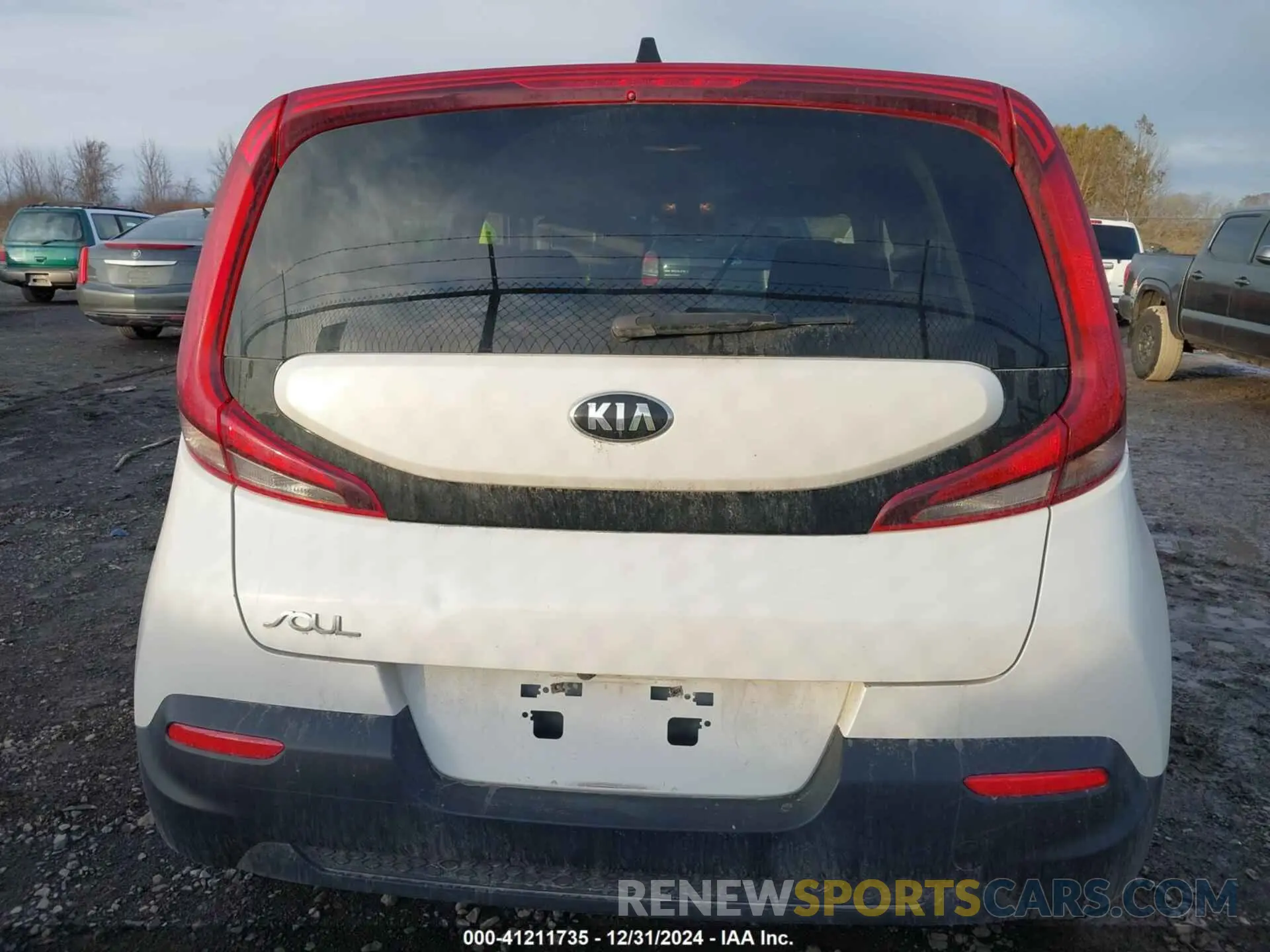 17 fotografías del automóvil dañado KNDJ23AU5L7703963 KIA SOUL 2020
