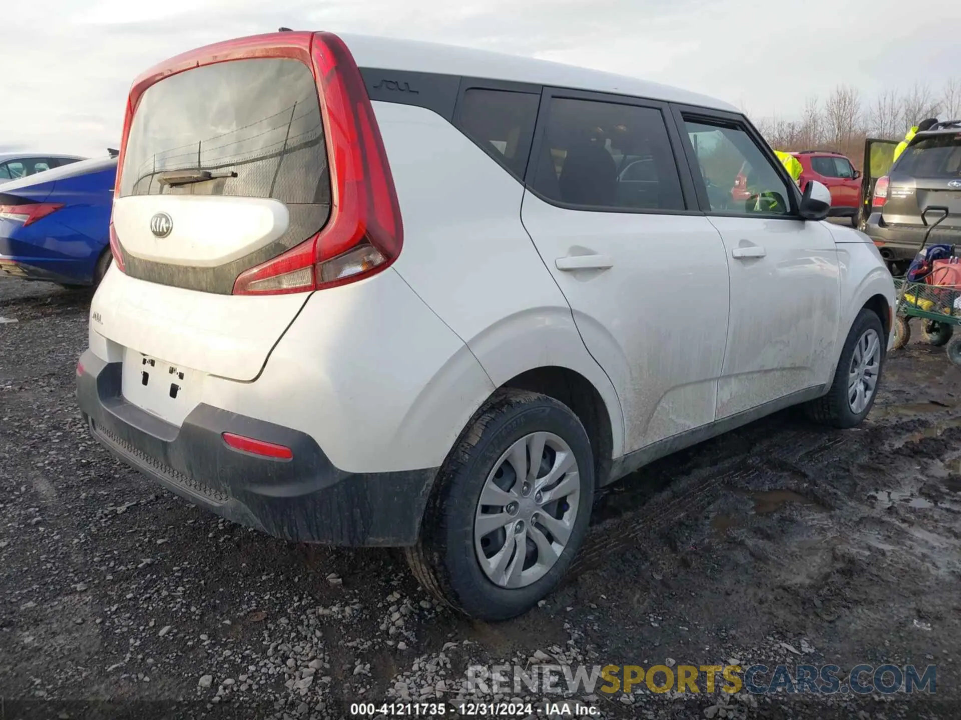 4 fotografías del automóvil dañado KNDJ23AU5L7703963 KIA SOUL 2020