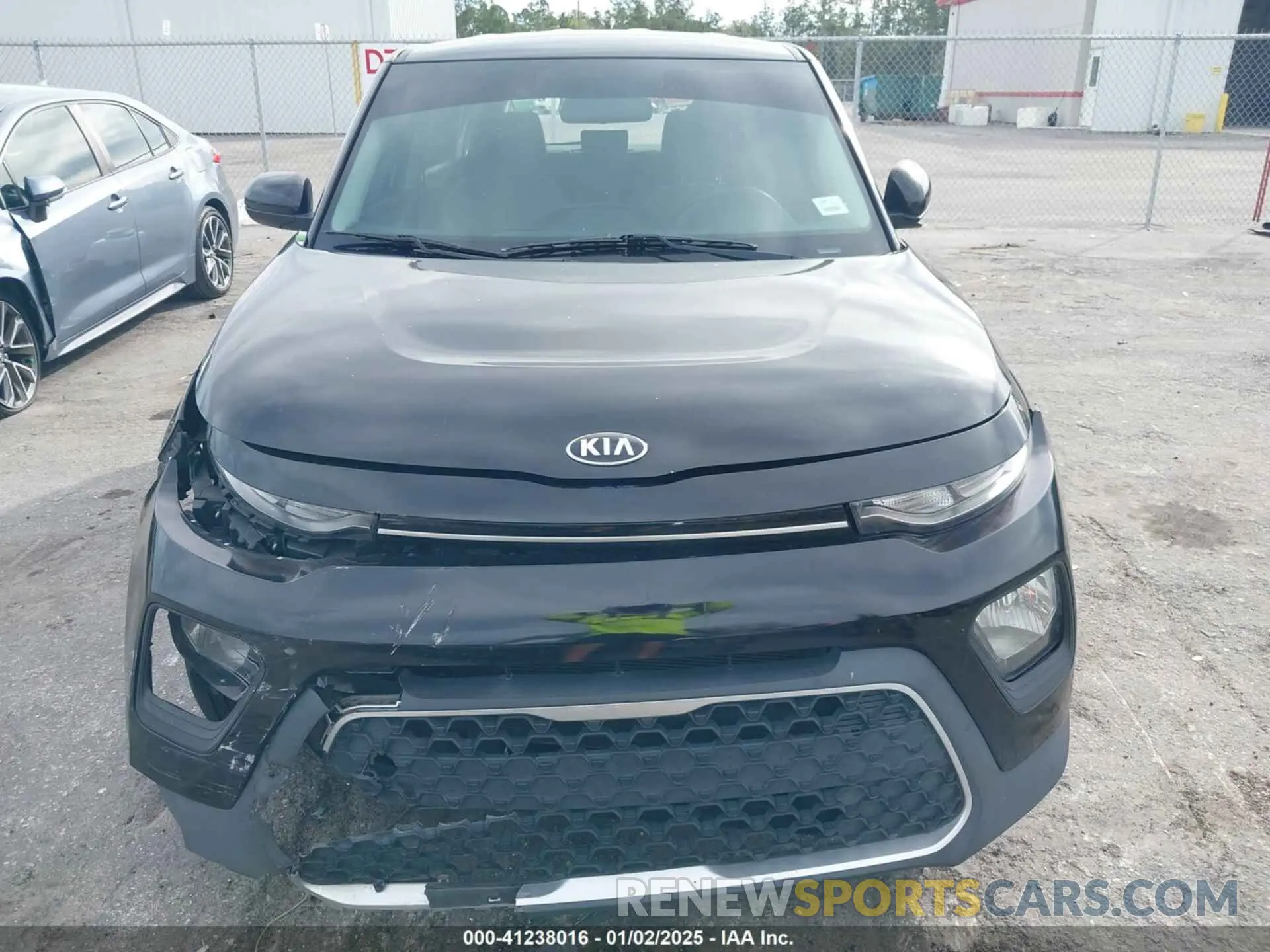 12 fotografías del automóvil dañado KNDJ23AU5L7707575 KIA SOUL 2020