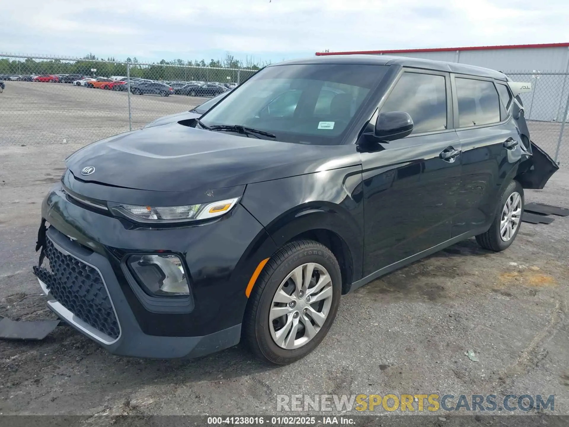 2 fotografías del automóvil dañado KNDJ23AU5L7707575 KIA SOUL 2020