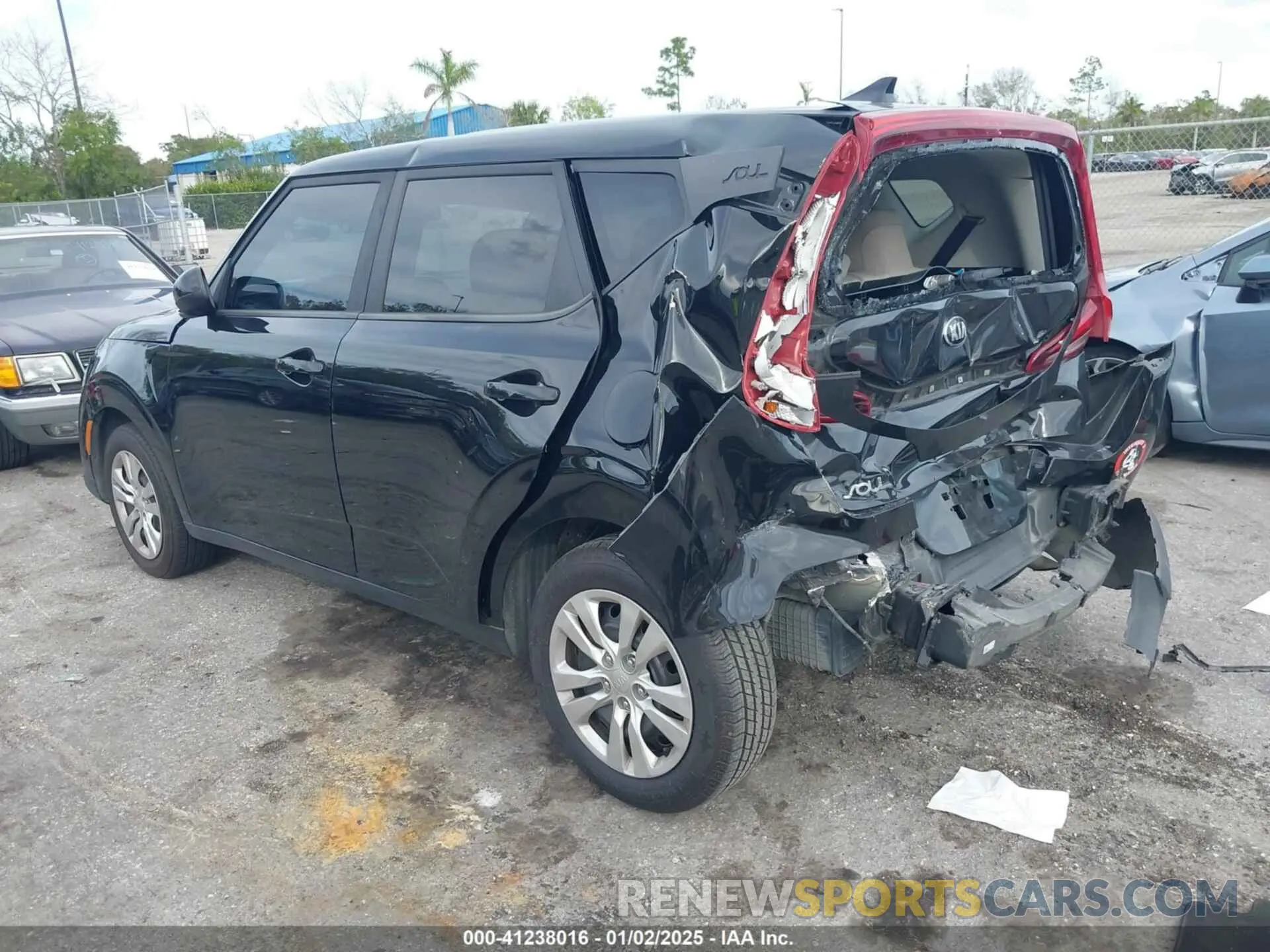 3 fotografías del automóvil dañado KNDJ23AU5L7707575 KIA SOUL 2020