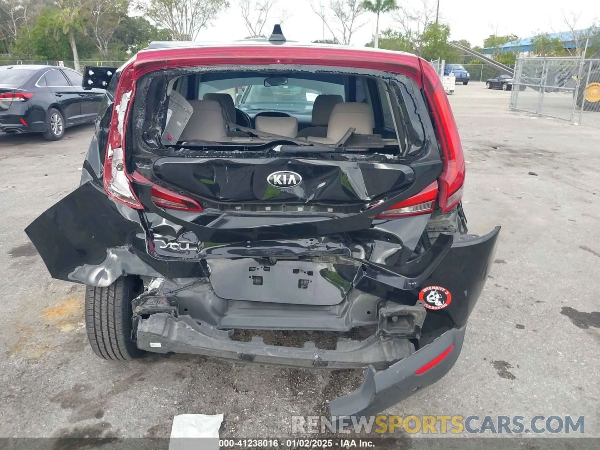 6 fotografías del automóvil dañado KNDJ23AU5L7707575 KIA SOUL 2020