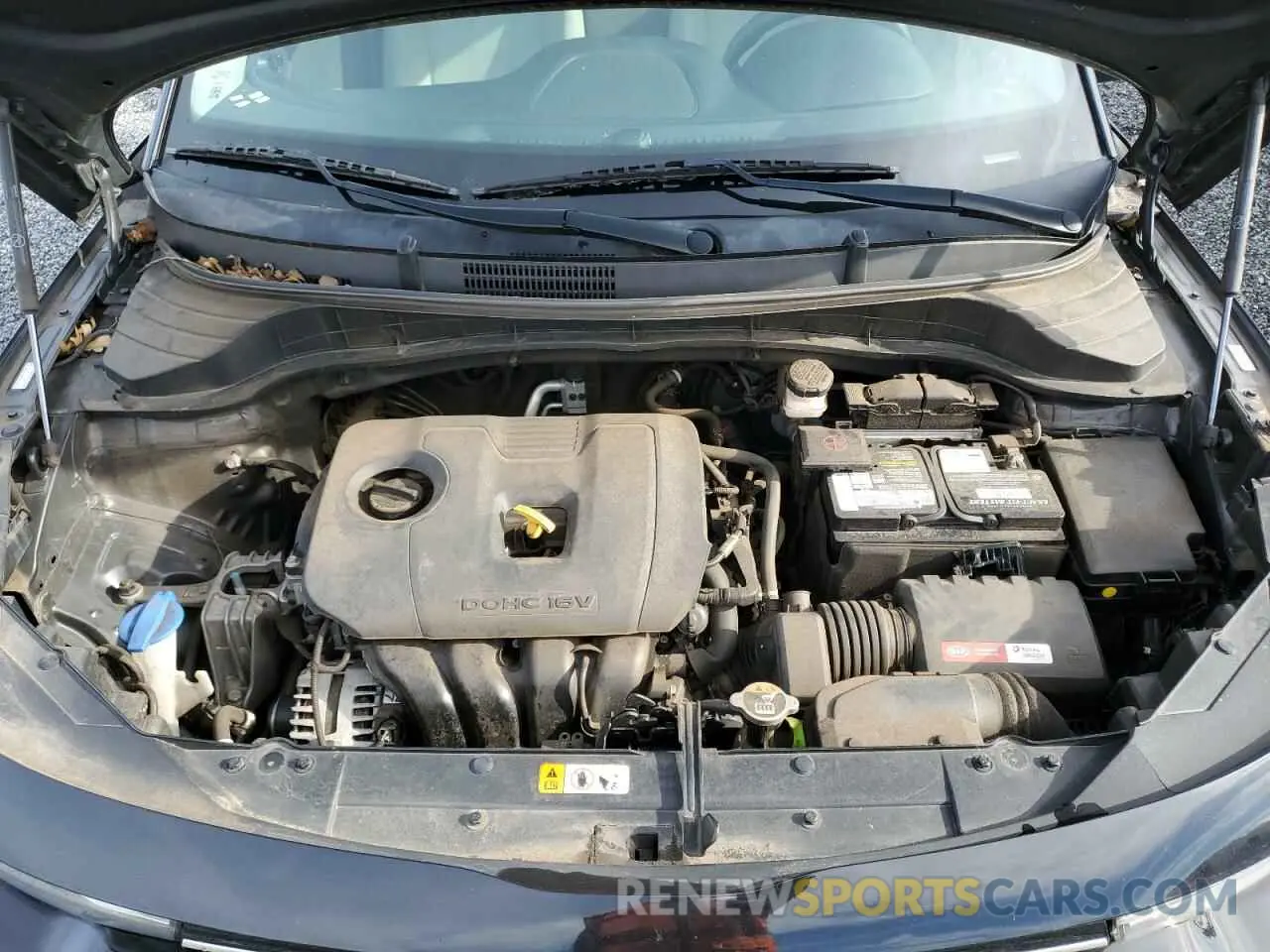 11 fotografías del automóvil dañado KNDJ23AU5L7713134 KIA SOUL 2020