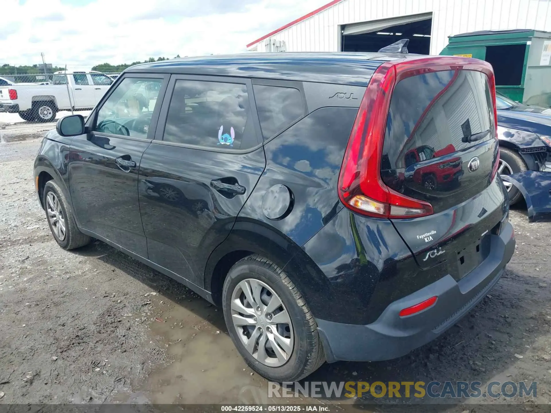 3 fotografías del automóvil dañado KNDJ23AU5L7718043 KIA SOUL 2020