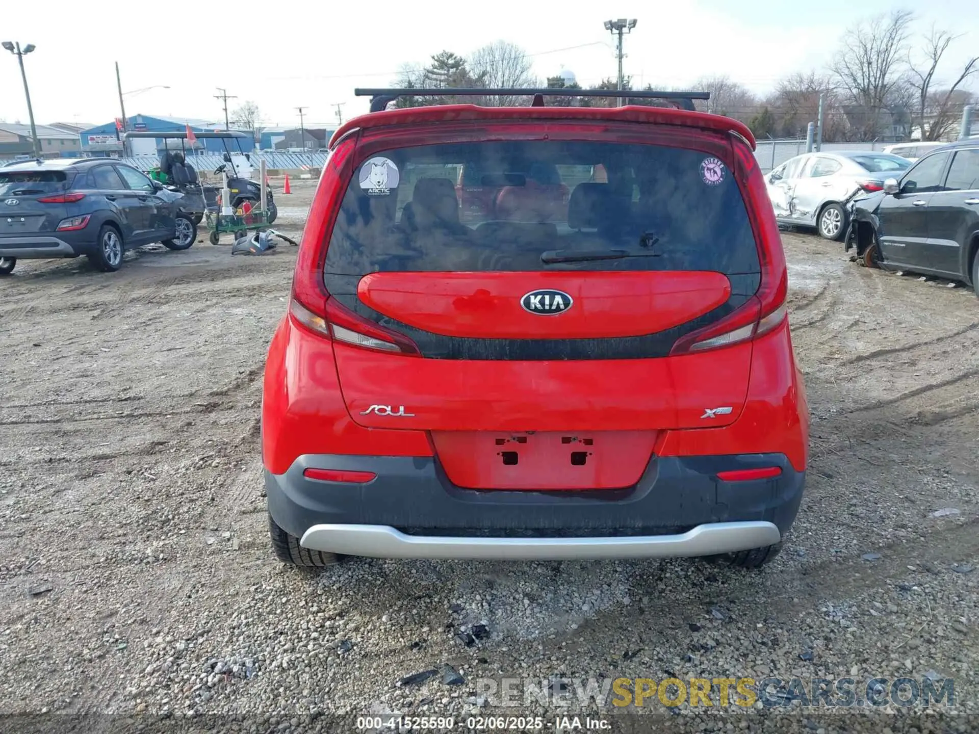 16 fotografías del automóvil dañado KNDJ23AU6L7009279 KIA SOUL 2020