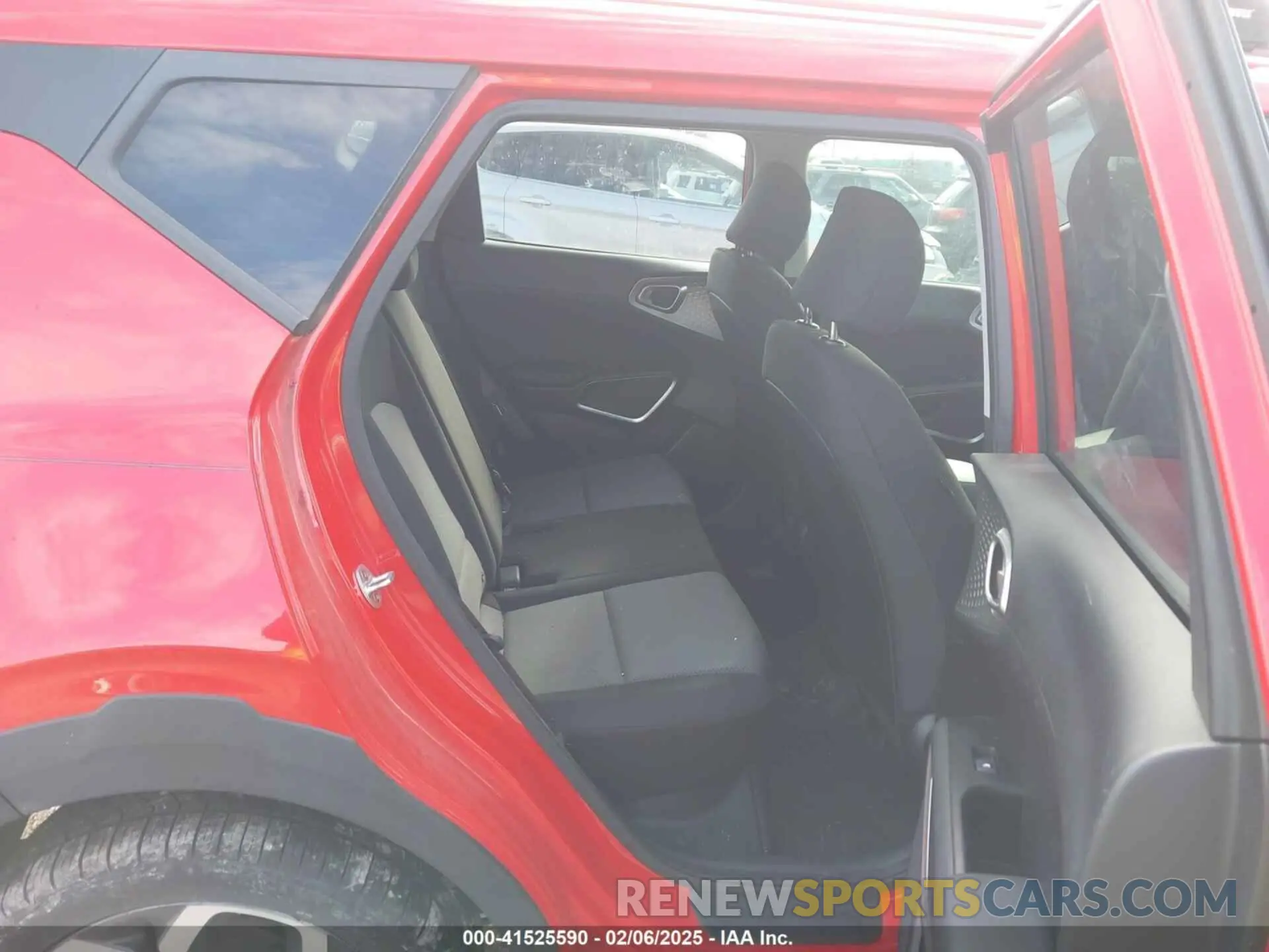 8 fotografías del automóvil dañado KNDJ23AU6L7009279 KIA SOUL 2020