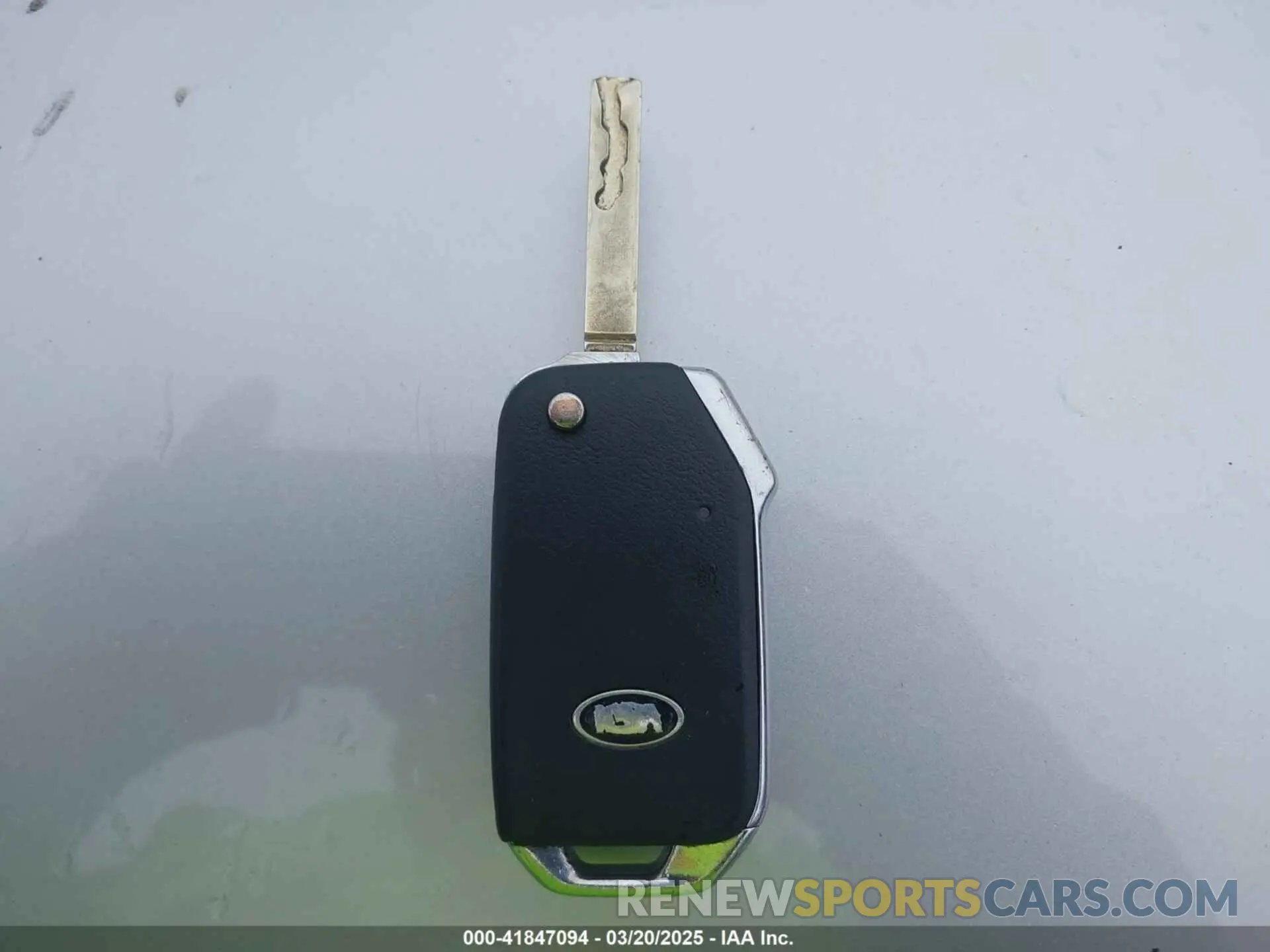 11 fotografías del automóvil dañado KNDJ23AU6L7010965 KIA SOUL 2020