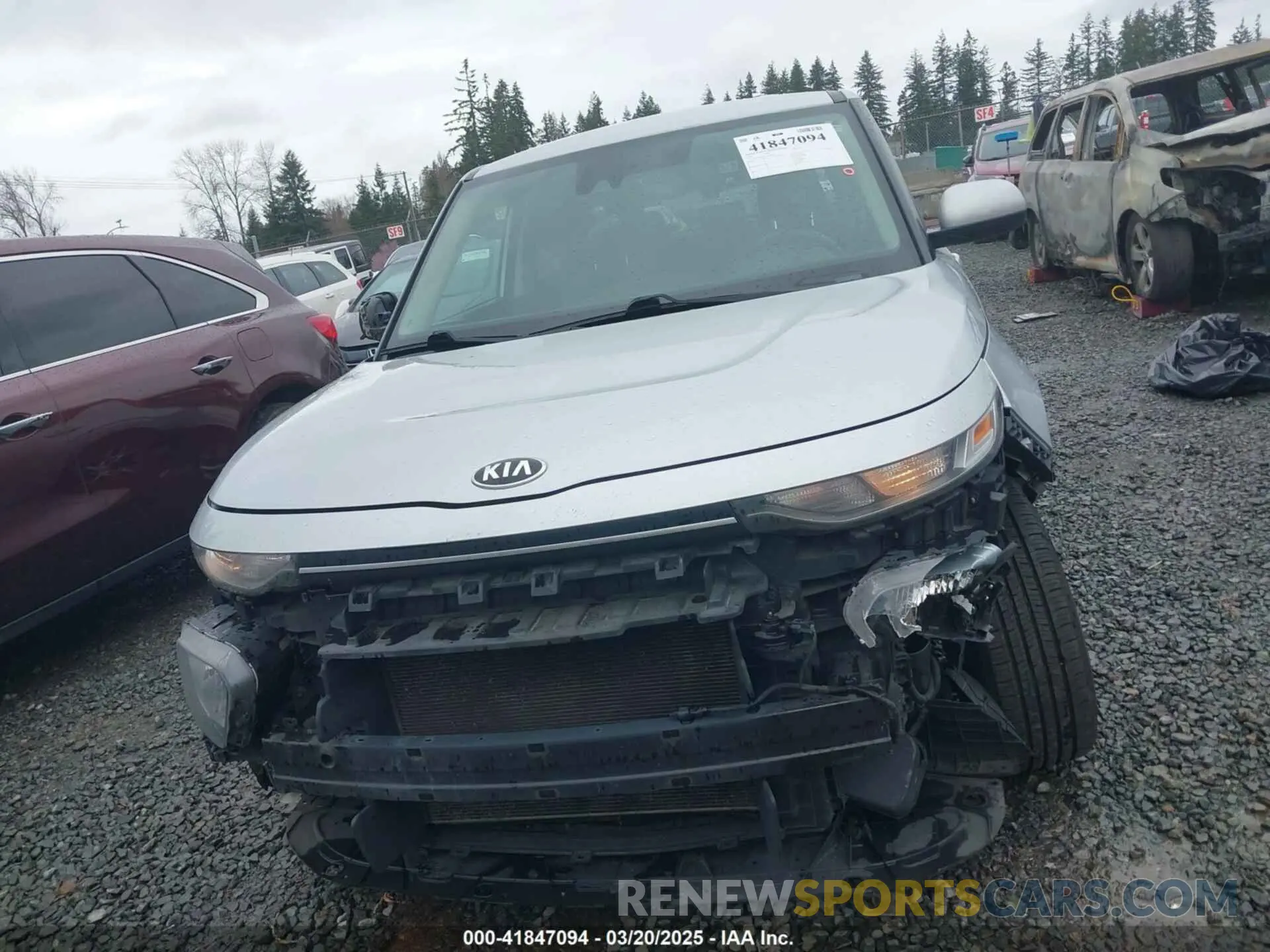 13 fotografías del automóvil dañado KNDJ23AU6L7010965 KIA SOUL 2020