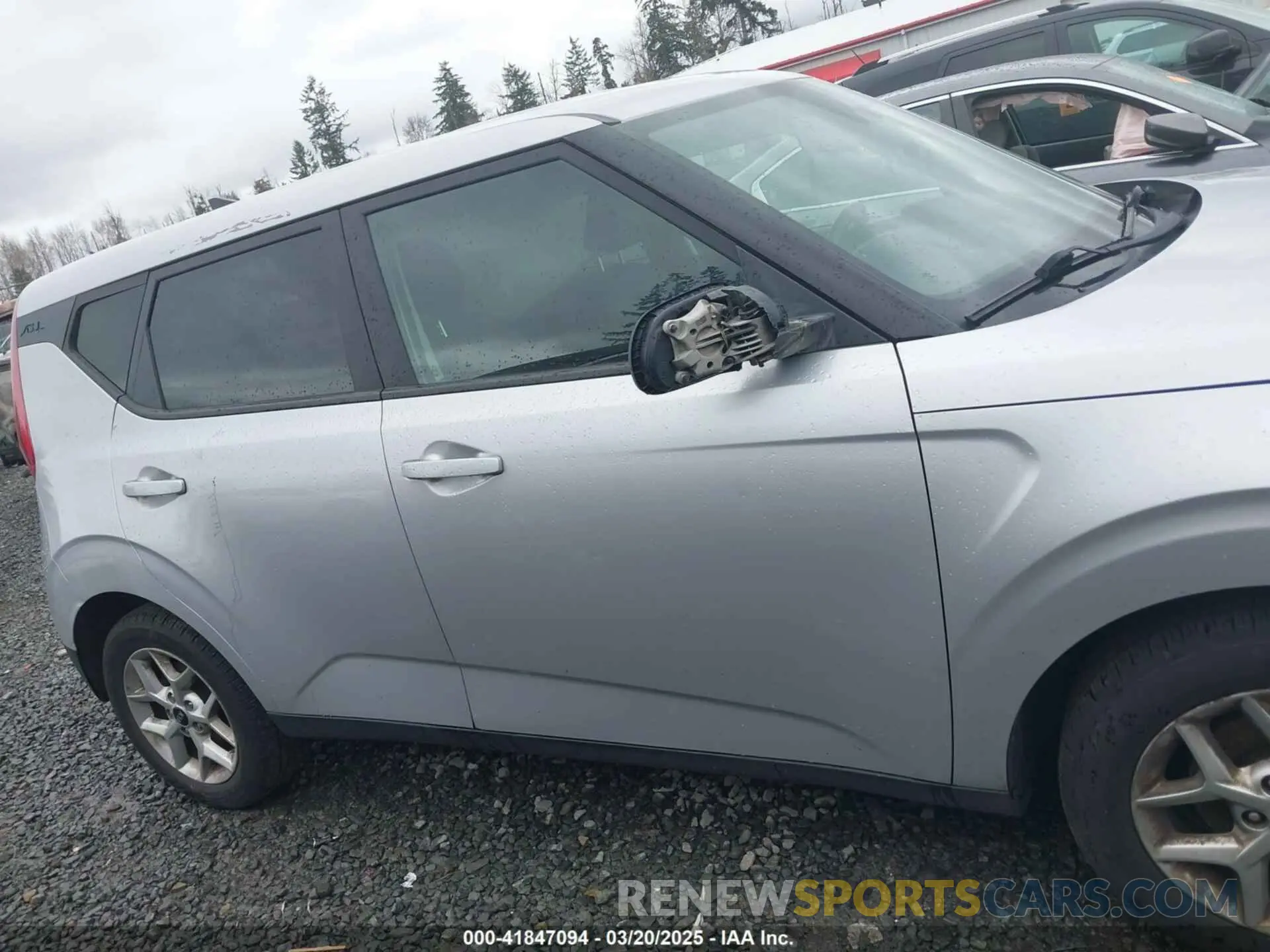 14 fotografías del automóvil dañado KNDJ23AU6L7010965 KIA SOUL 2020
