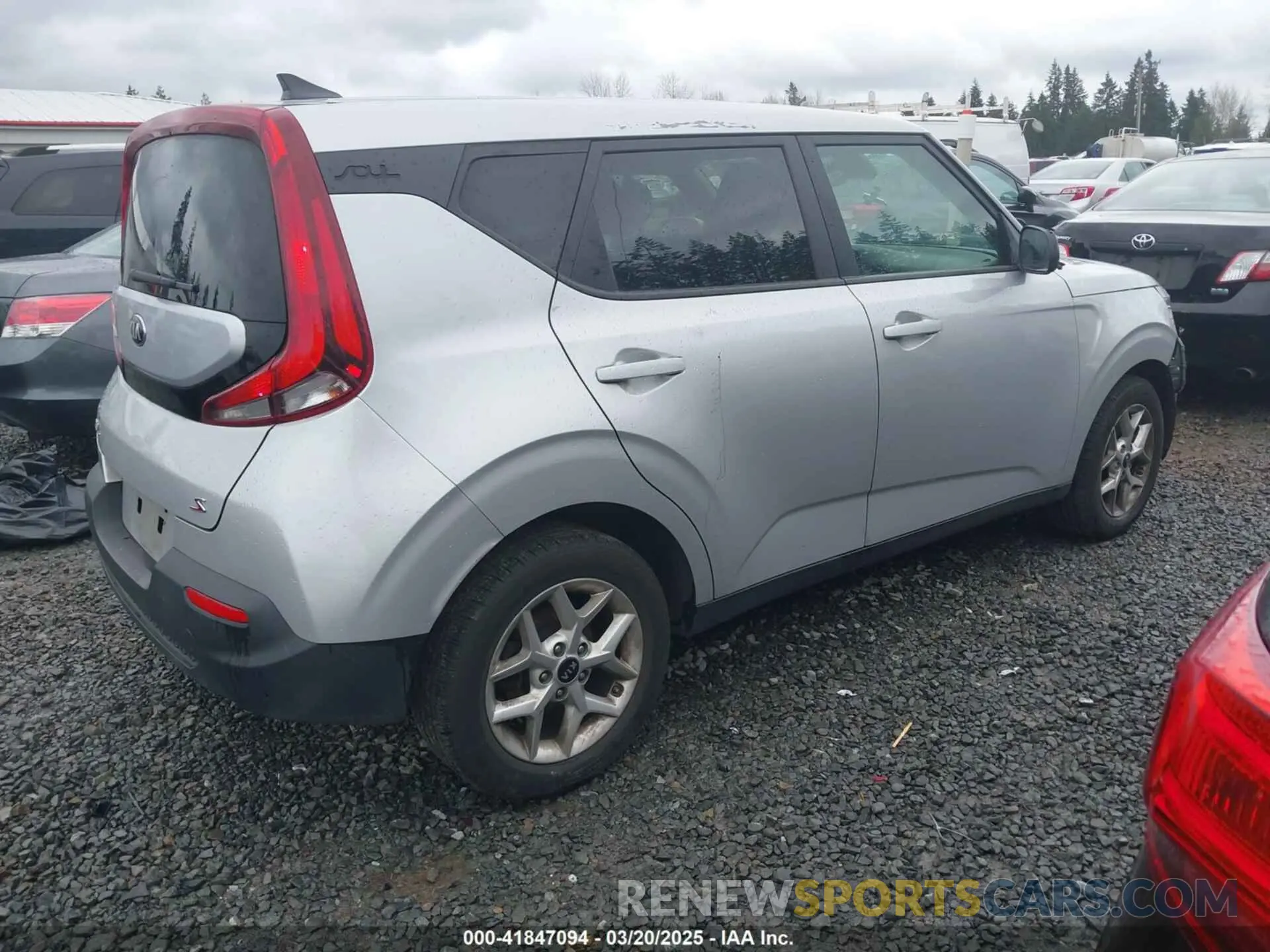 4 fotografías del automóvil dañado KNDJ23AU6L7010965 KIA SOUL 2020