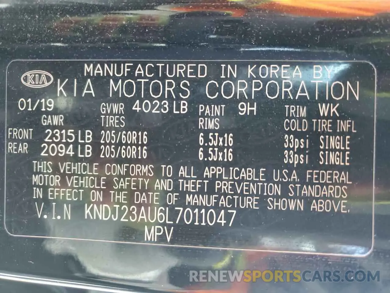 12 fotografías del automóvil dañado KNDJ23AU6L7011047 KIA SOUL 2020