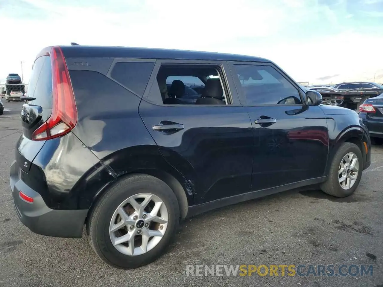 3 fotografías del automóvil dañado KNDJ23AU6L7011047 KIA SOUL 2020