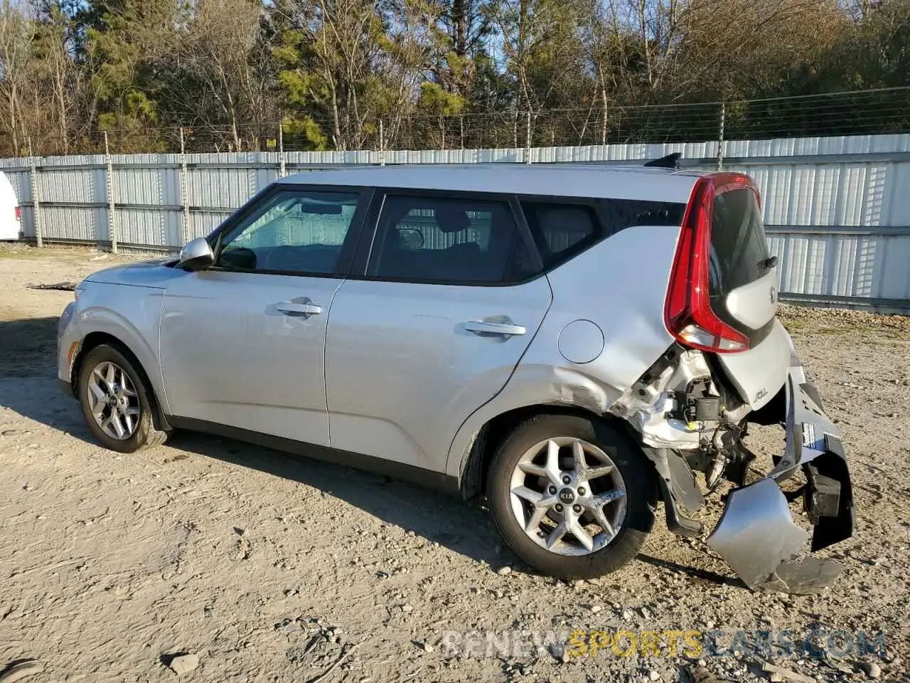 2 fotografías del automóvil dañado KNDJ23AU6L7057154 KIA SOUL 2020