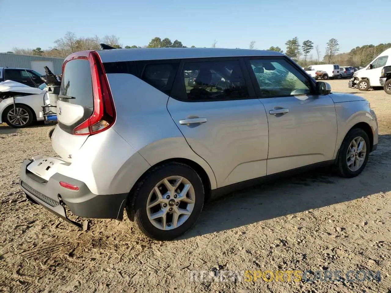 3 fotografías del automóvil dañado KNDJ23AU6L7057154 KIA SOUL 2020